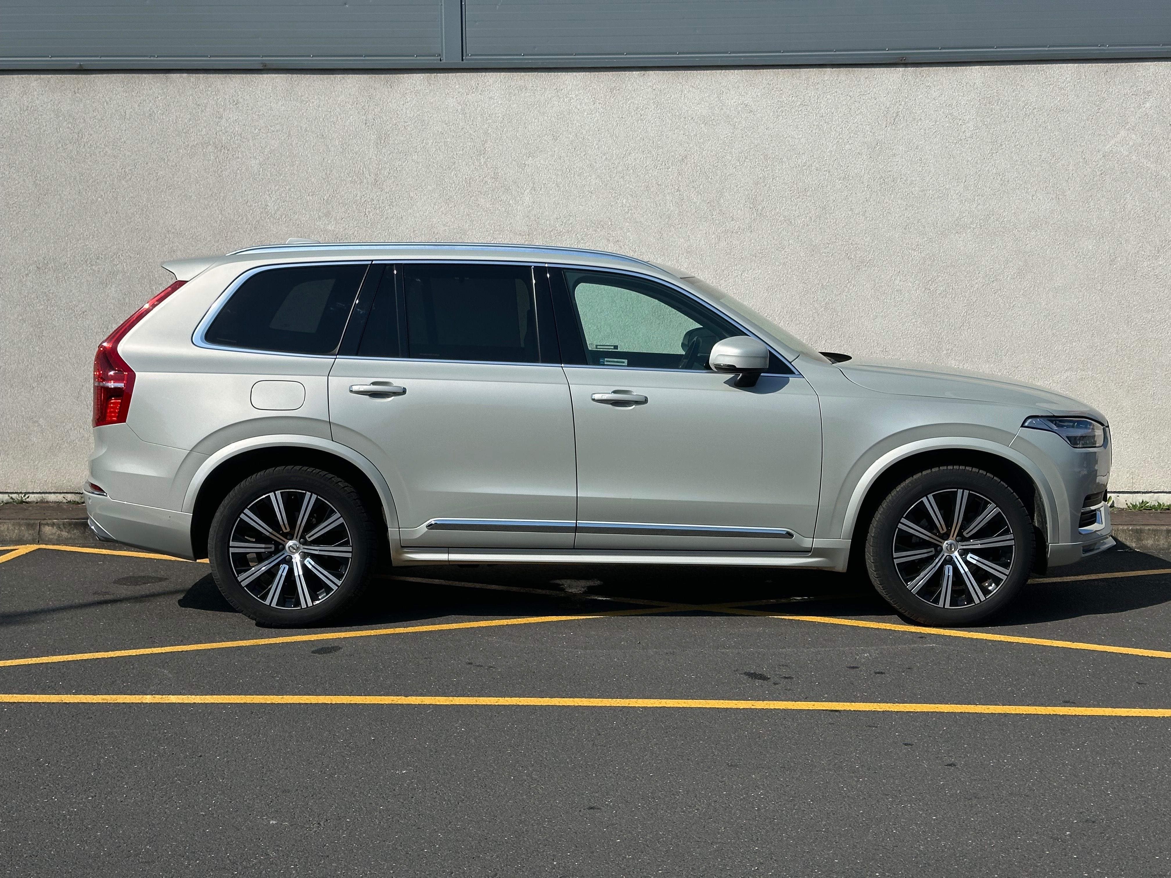 Volvo XC90, Inscri,1.maj.čr,DPH,tažné - fotka 5
