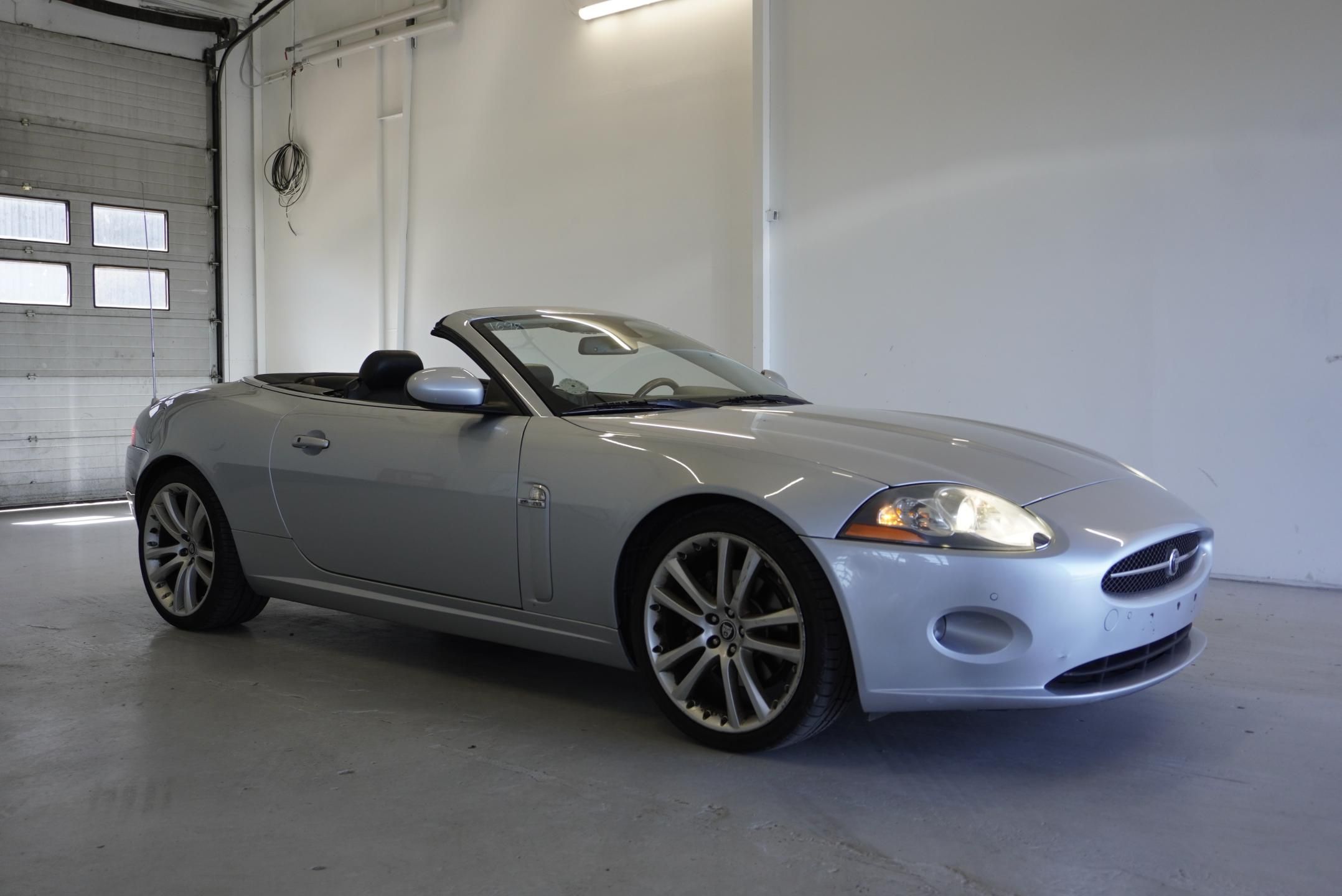 Jaguar XK, 4.2 V8 kabrio - fotka 4