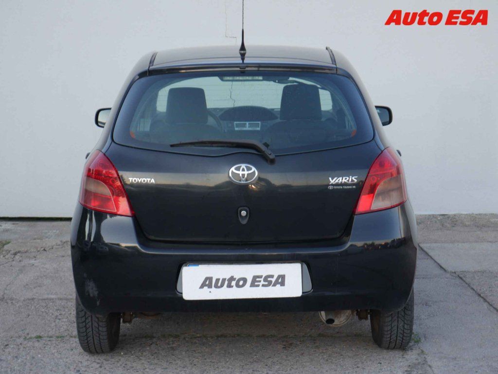 Toyota Yaris, 1.0 i - fotka 5