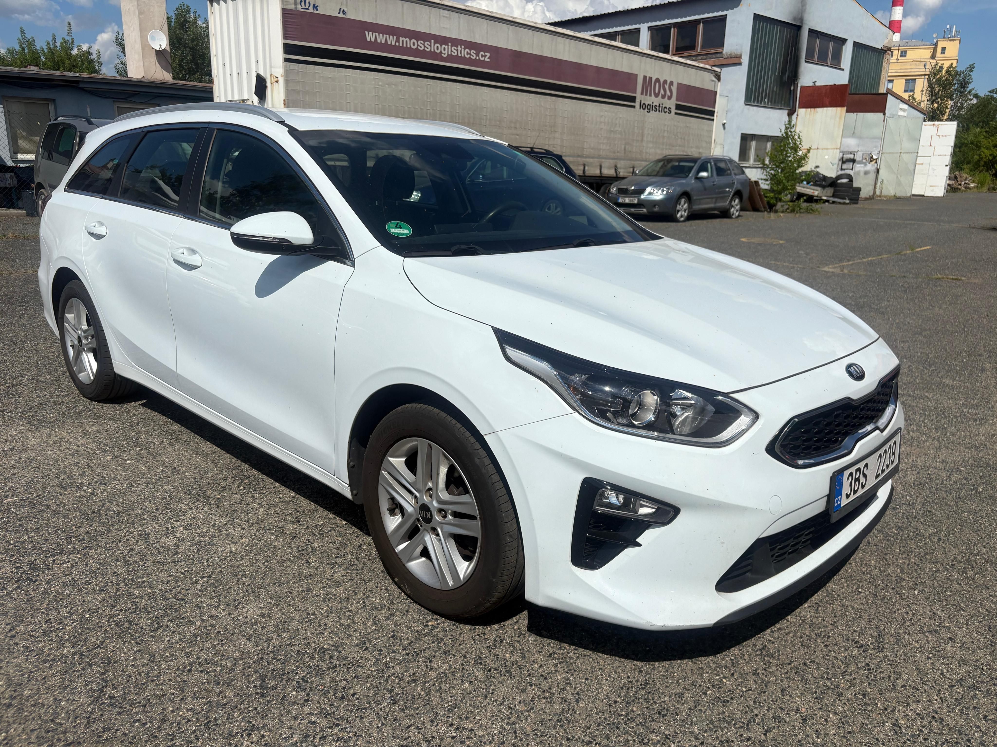 Kia Cee´d, Výbava , servis kia , stav - fotka 2