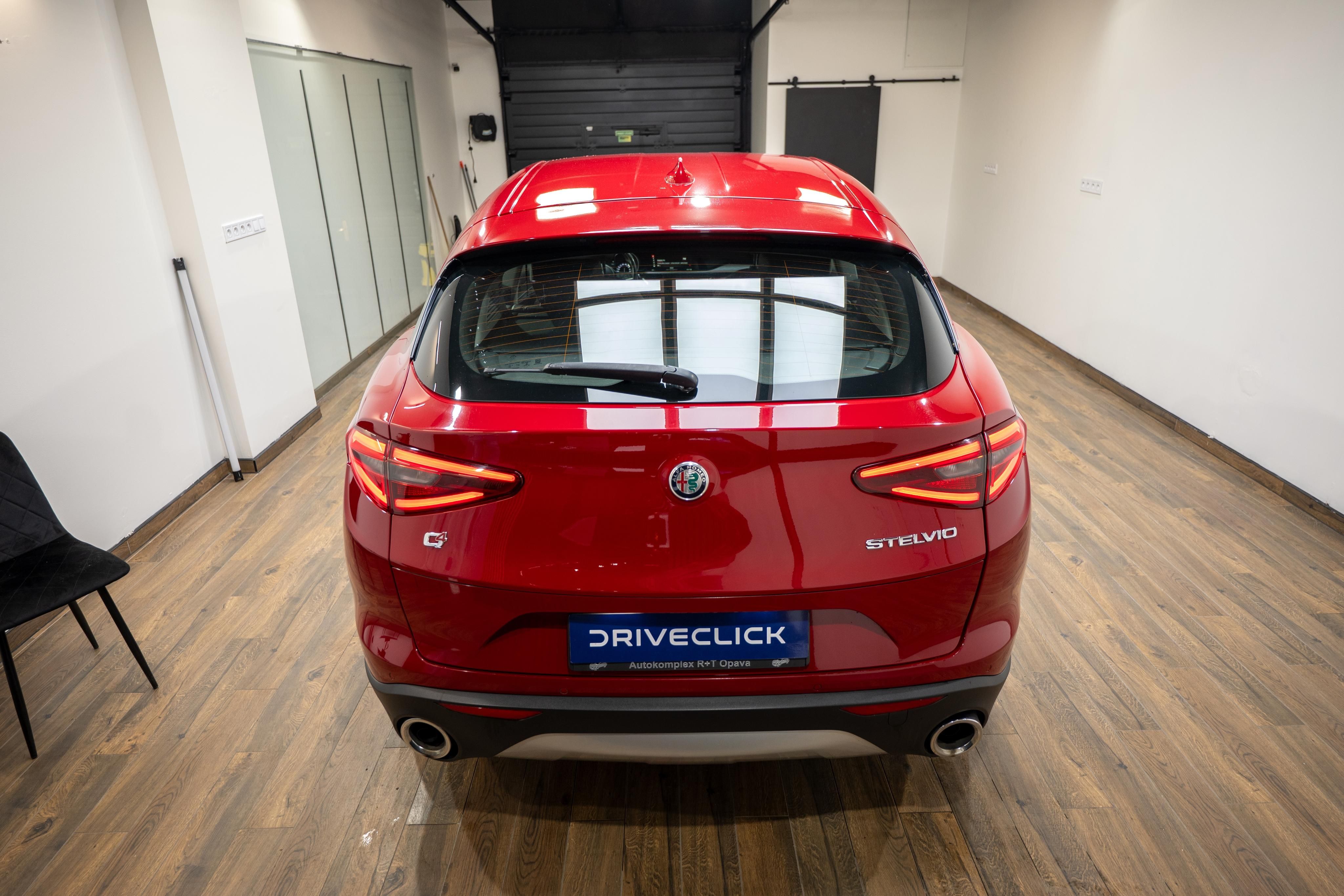 Alfa Romeo Stelvio, Q4 2.2 JTD 154 kW - fotka 5