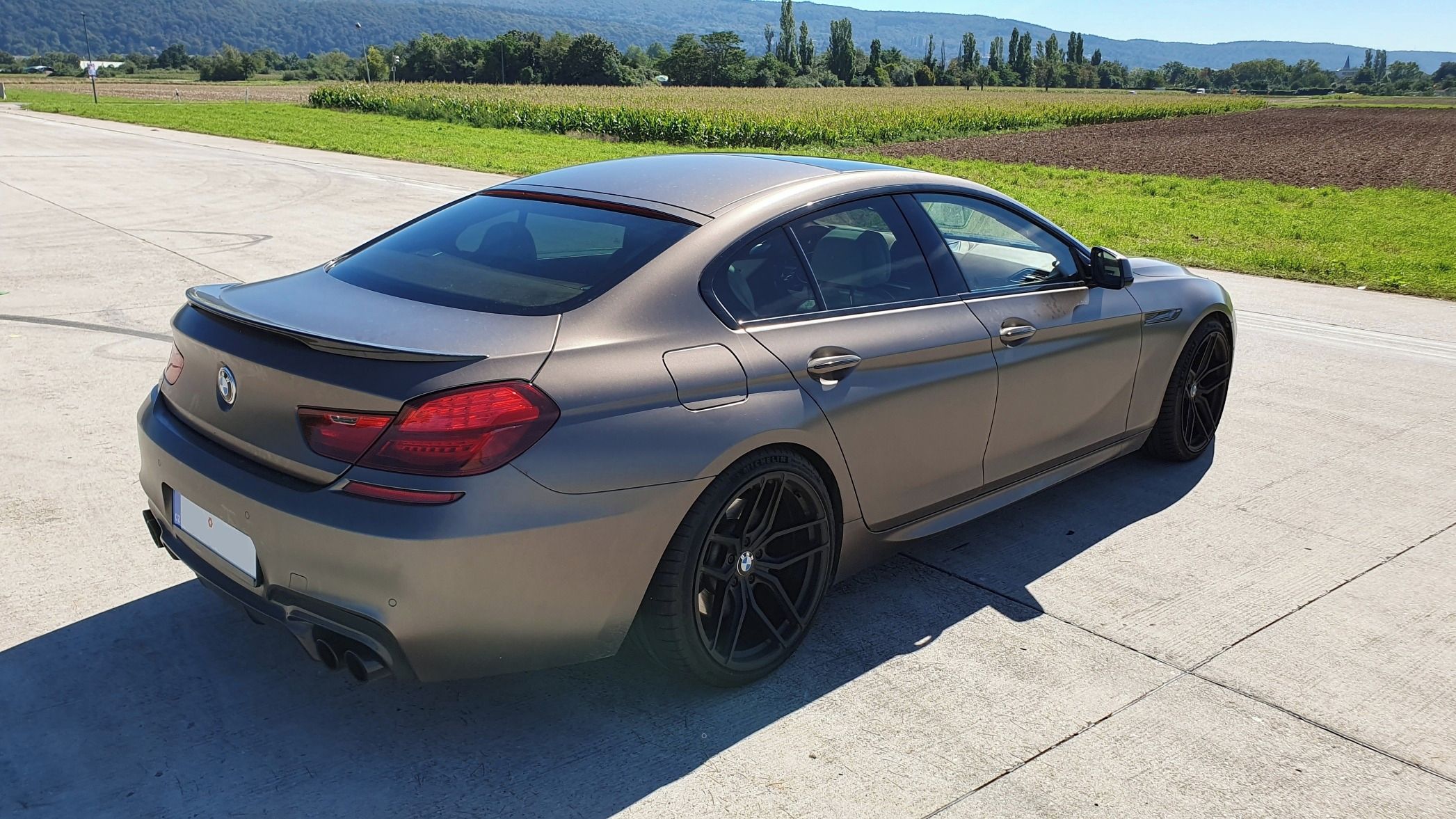 BMW Řada 6, BMW 650i xDrive Individual - fotka 5
