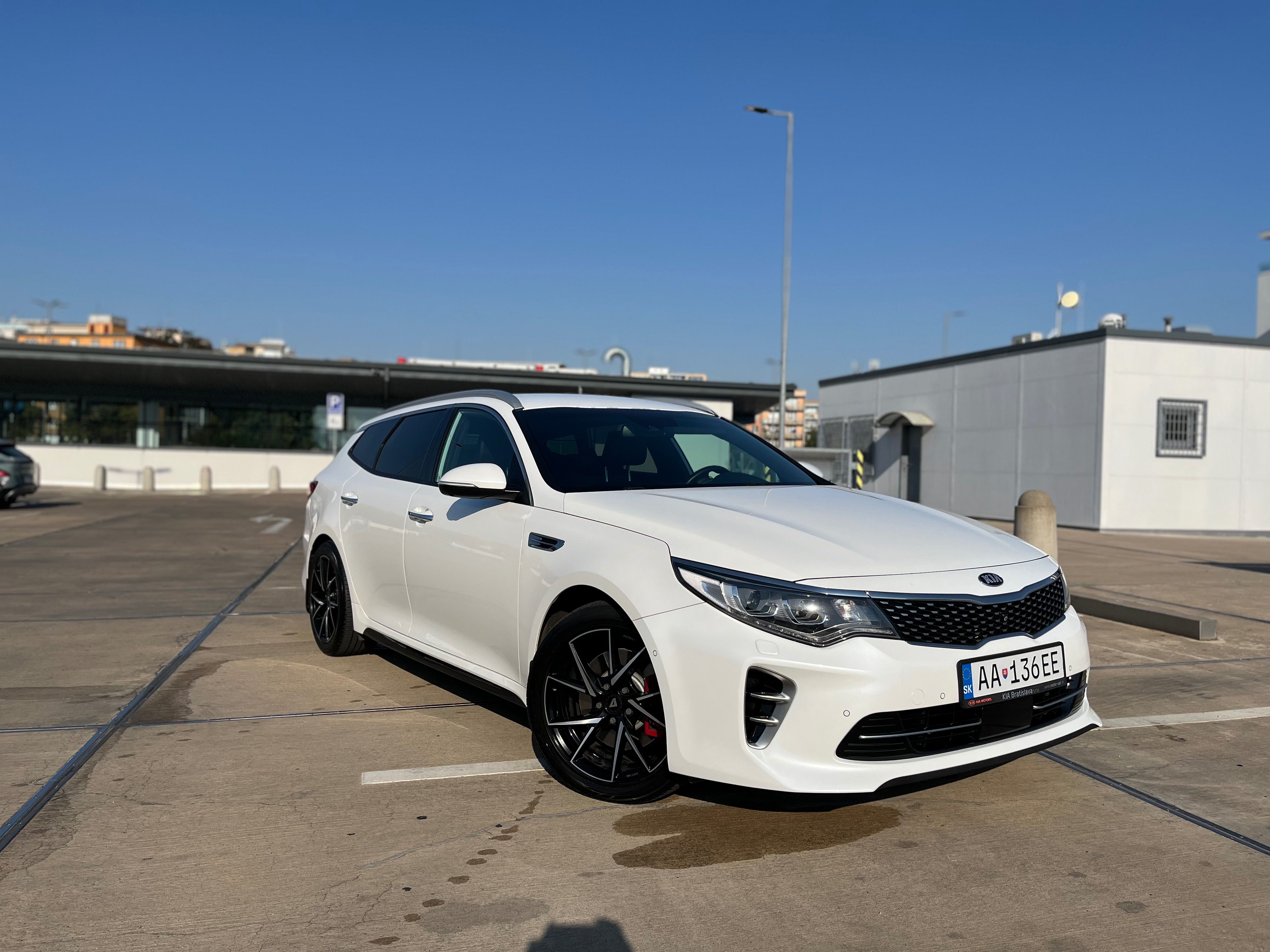Kia Optima, Kia Optima GT SW 2.0 180kw - fotka 2