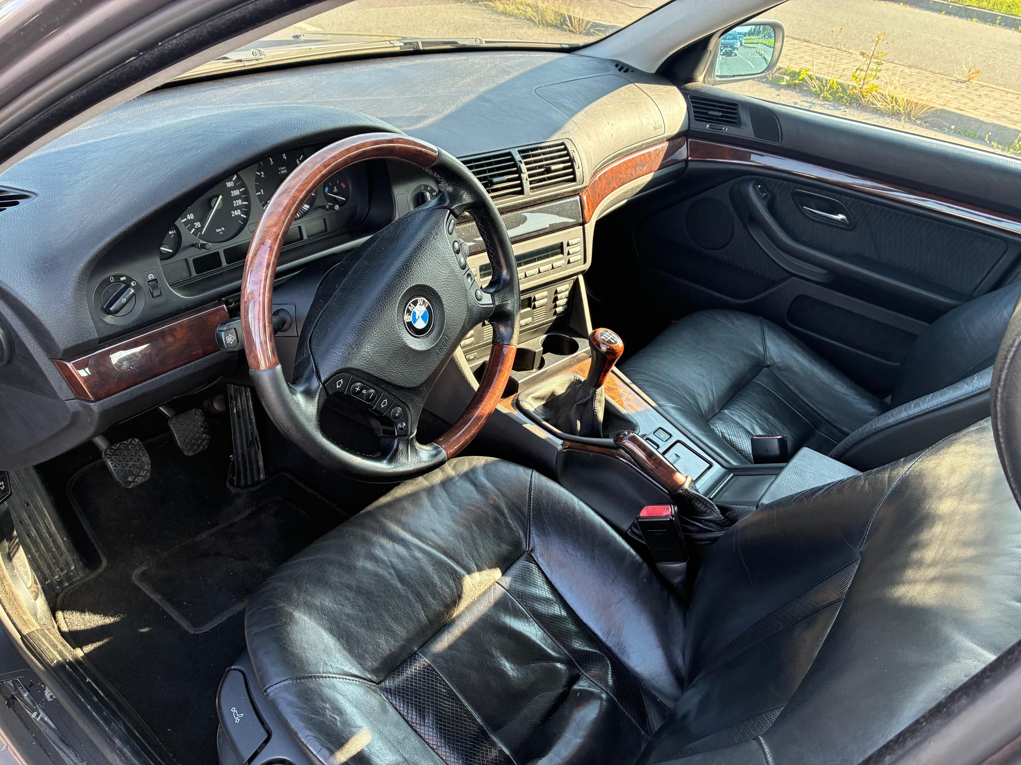 BMW Řada 5 - fotka 6