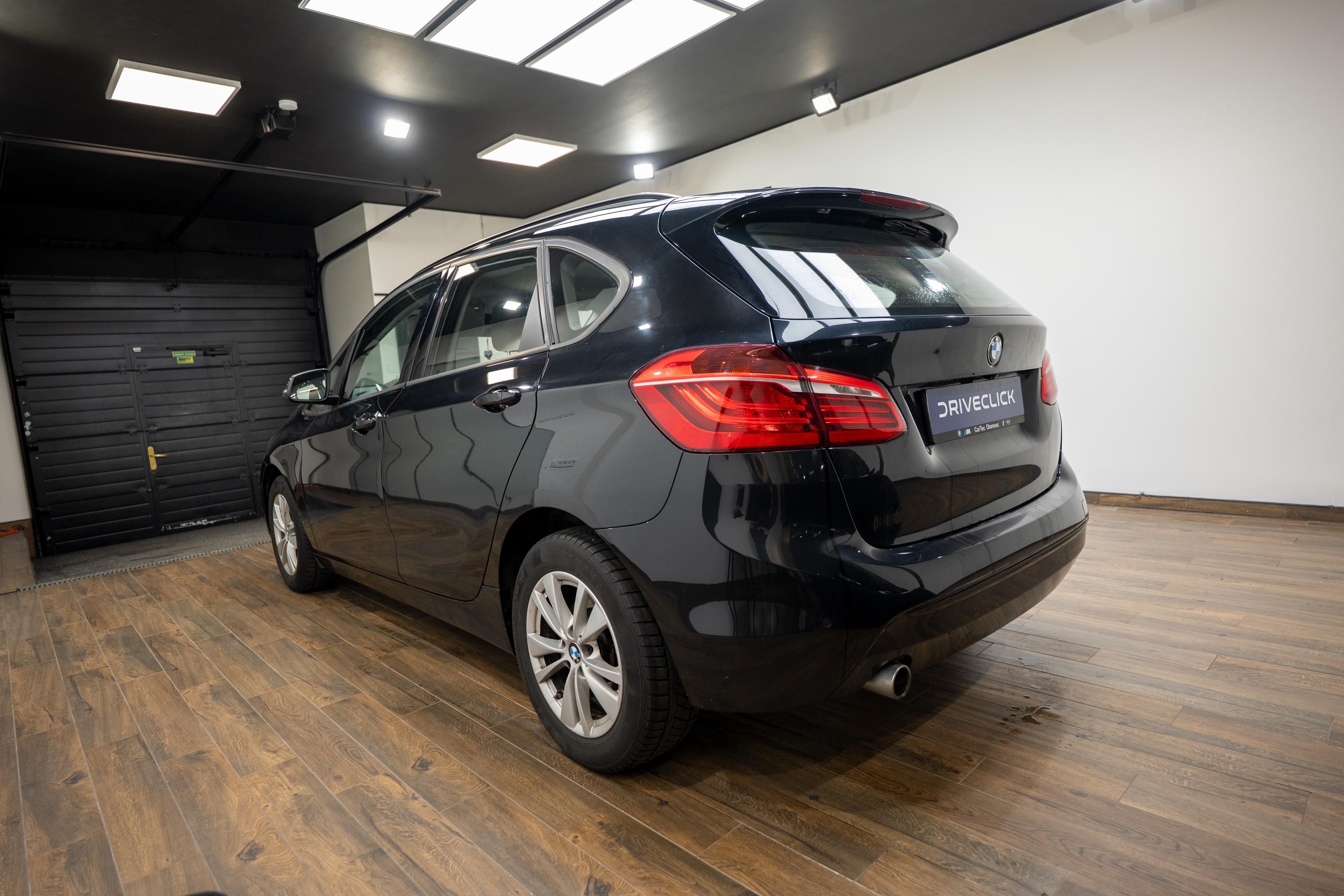 BMW Řada 2, 216d Active Tourer - fotka 6