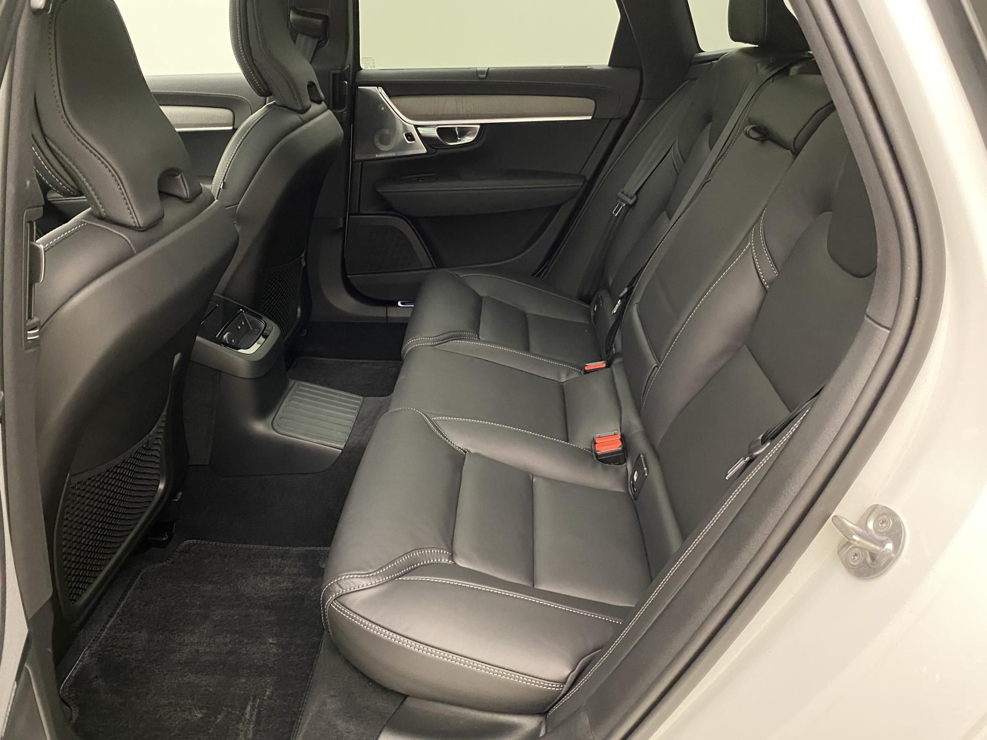Volvo V90, T8 AWD RECHARGE DARK ULTRA CZ - fotka 5