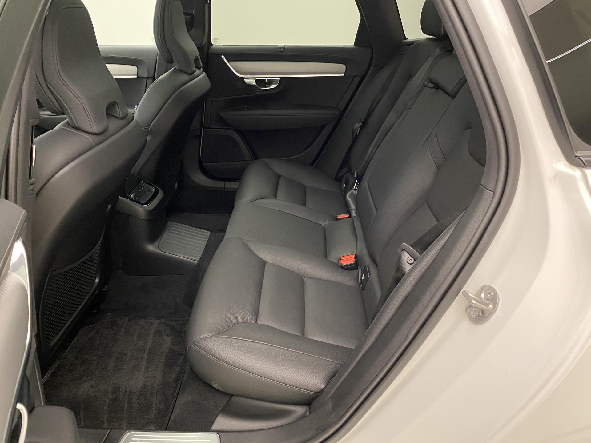 Volvo V90, T6 AWD RECHARGE DARK PLUS AUT - fotka 5