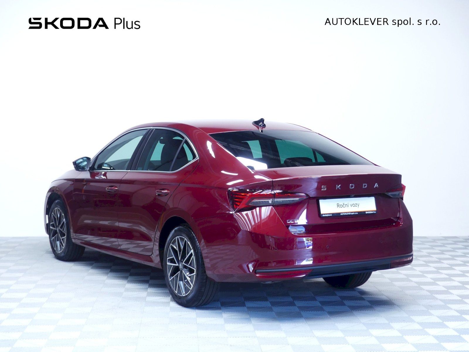 Škoda Octavia, Top Selection DSG 1.5TSI 110kW - fotka 6