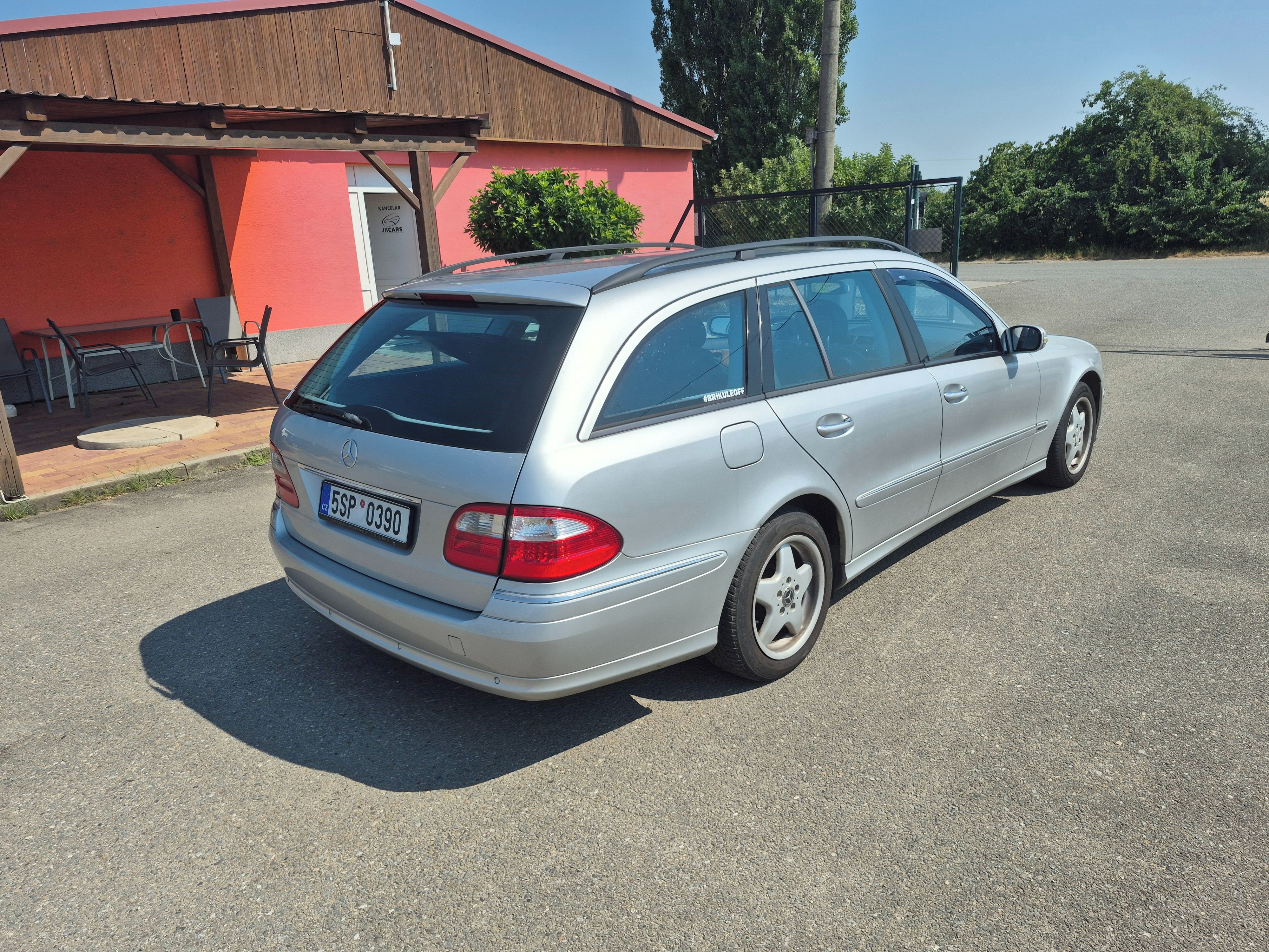 Mercedes-Benz Třídy E, 220CDI, 110kW, Automat - fotka 6