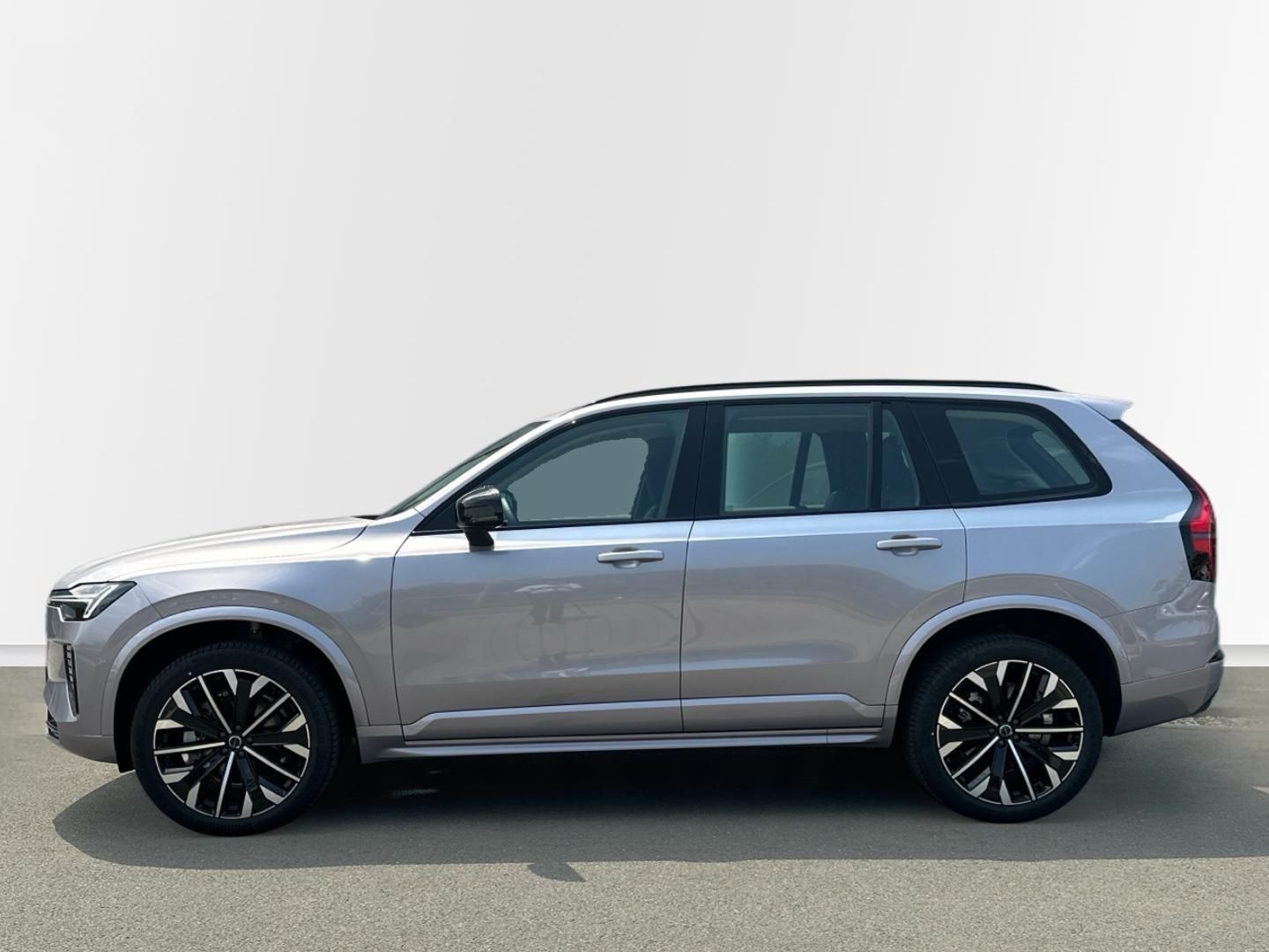 Volvo XC90, 2.0B5 184kW 4x4  PLUS DARK - fotka 2