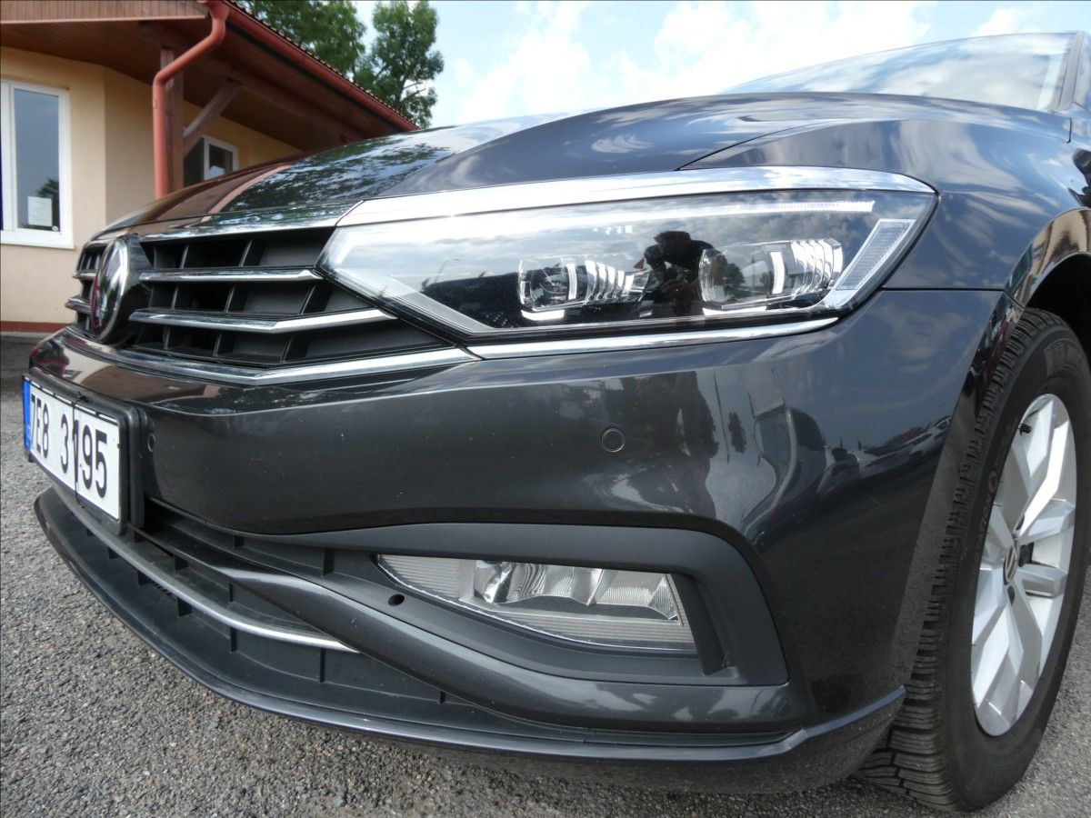 Volkswagen Passat, 2,0 TDi DSG FULL LED BUSINESS - fotka 4