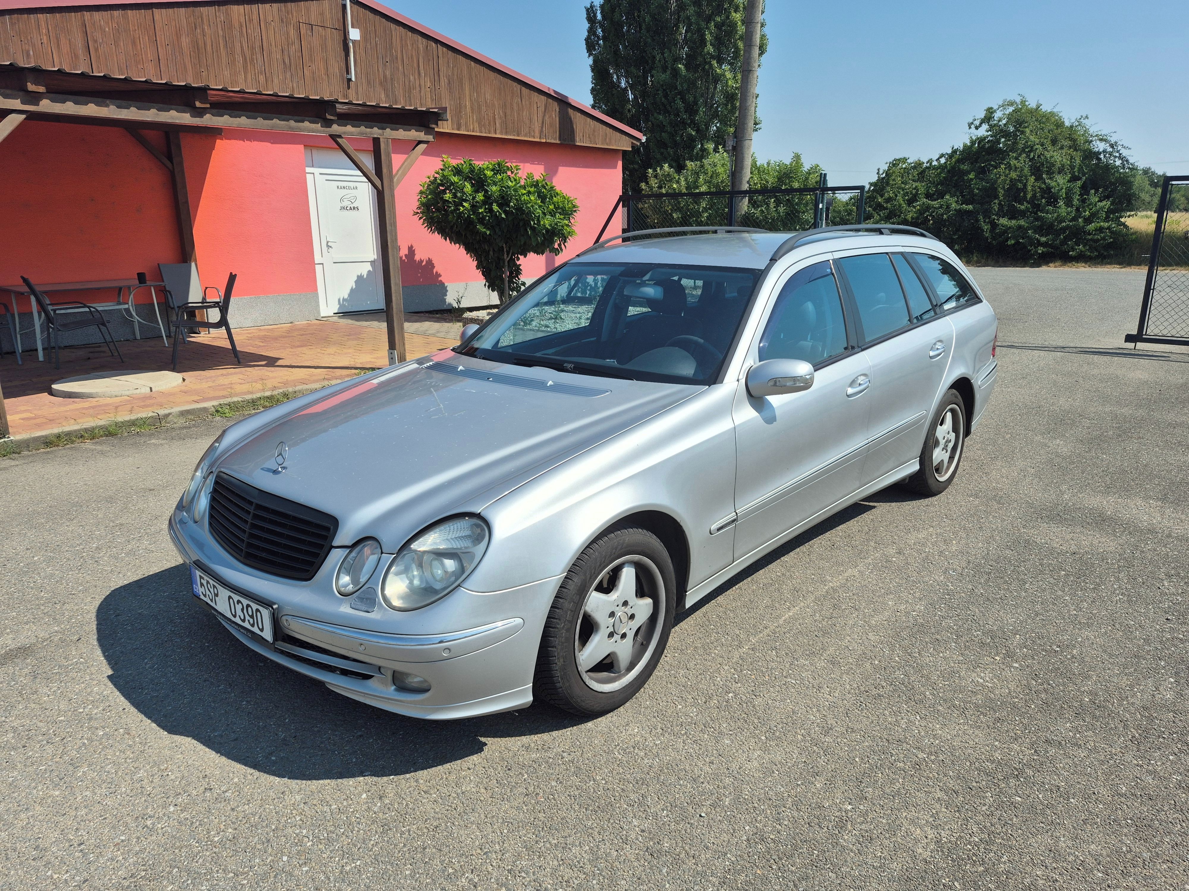 Mercedes-Benz Třídy E, 220CDI, 110kW, Automat - fotka 3