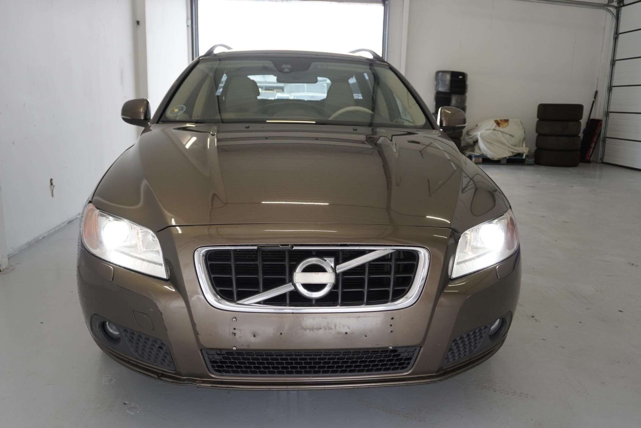 Volvo V70, 2.0 D4 120kW MOMENTUM - fotka 2