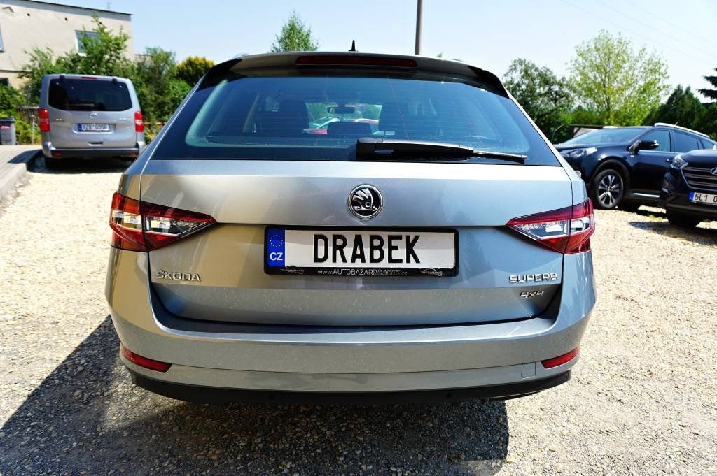 Škoda Superb, L&K 2,0 TDI 140 kW - fotka 6