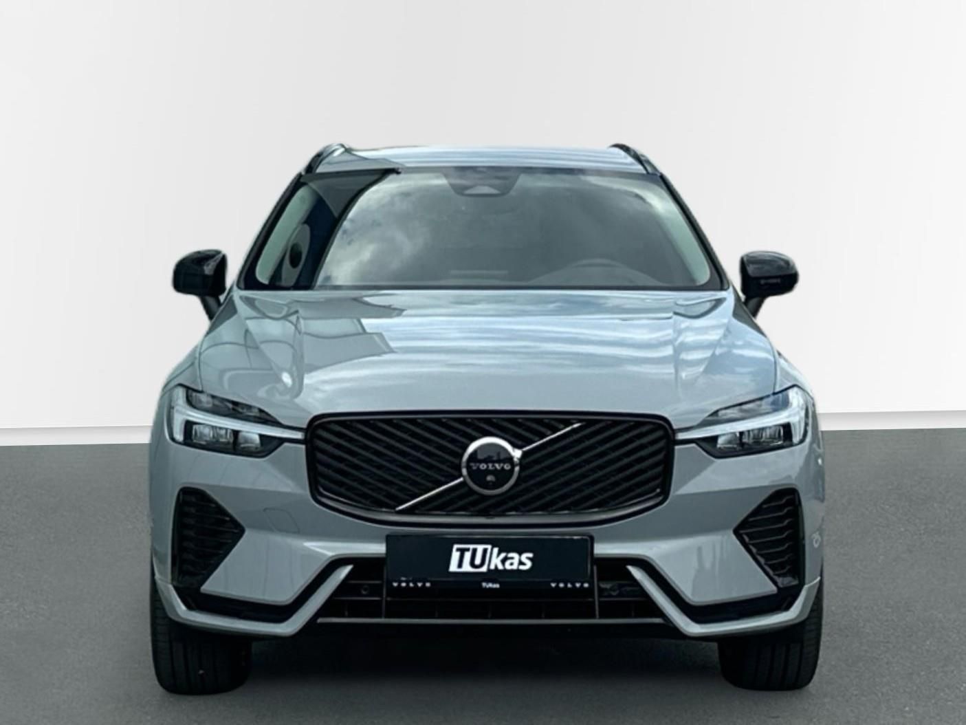 Volvo XC60, 2.0B5 184kW 4x4  PLUS DARK - fotka 3