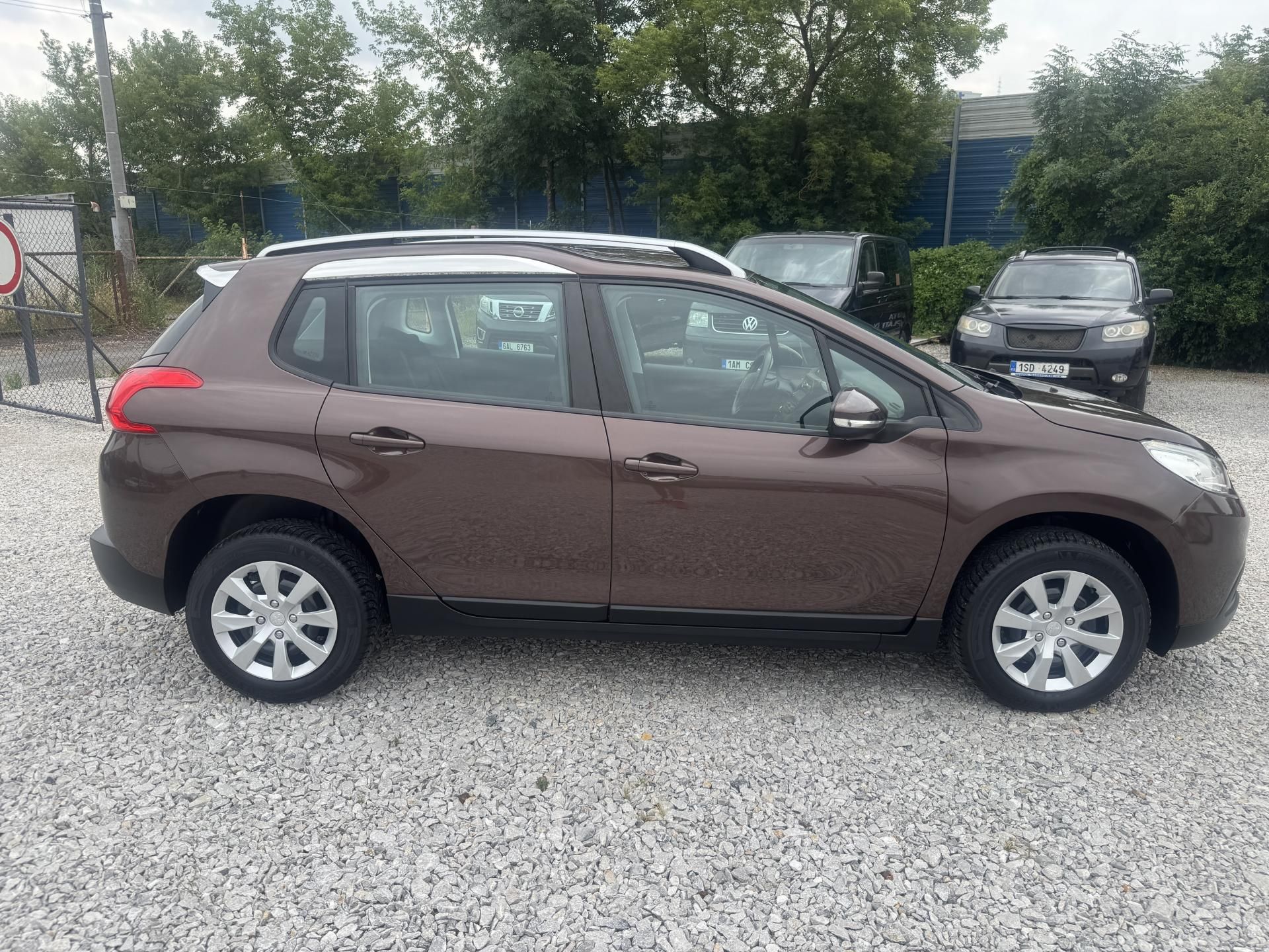 Peugeot 2008, 1,2(60KW), ČR - fotka 3