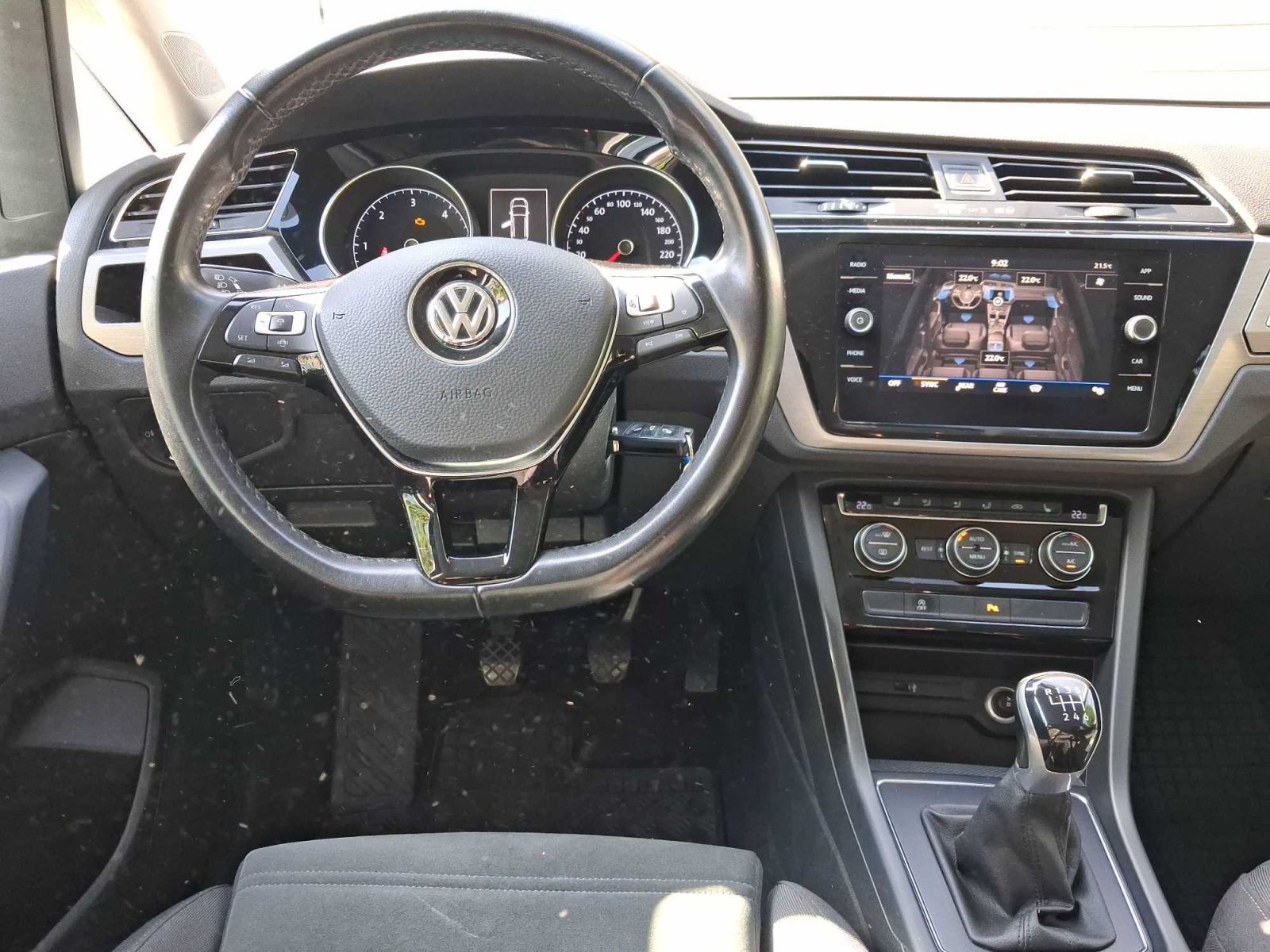 Volkswagen Touran, 2.0 TDI, Highline, Serv.kniha - fotka 3