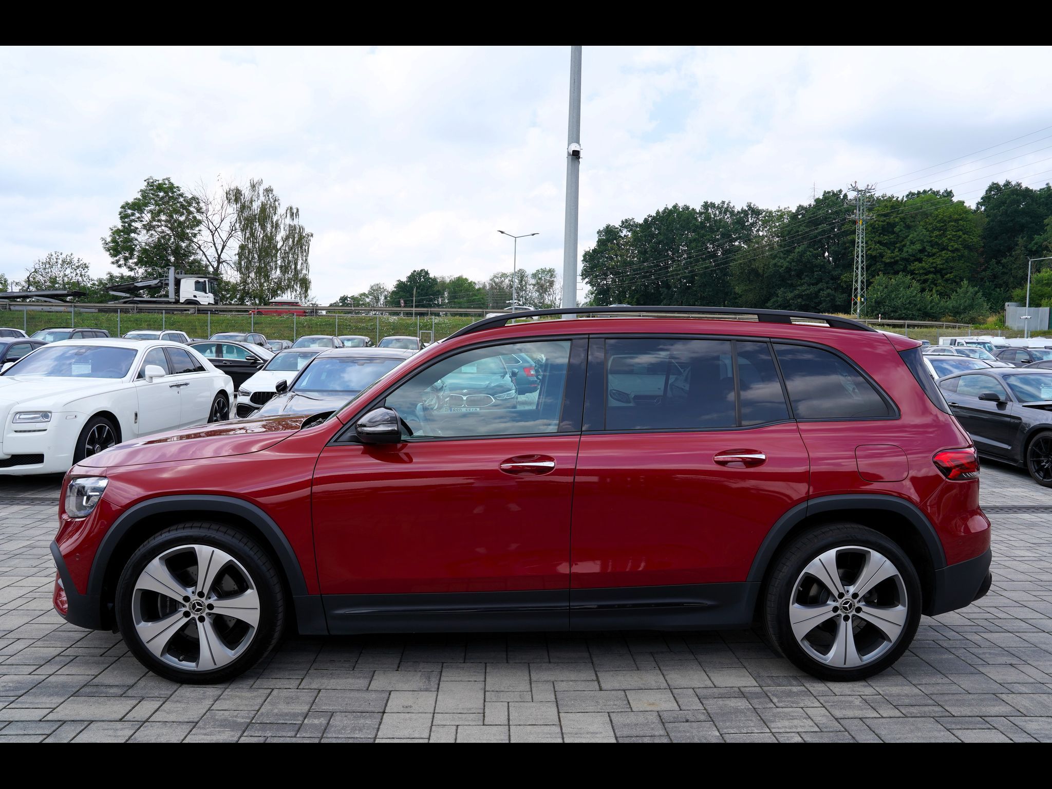 Mercedes-Benz GLB, 200d 4Matic/AMG/AT/150 PS/Led - fotka 3