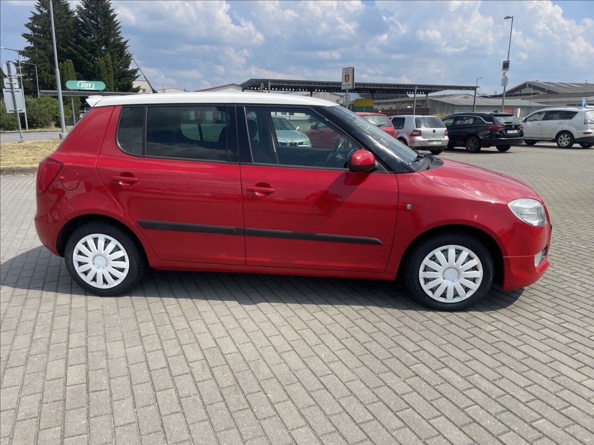 Škoda Fabia, 1,6 i 77kw Sportline Klimatron - fotka 5