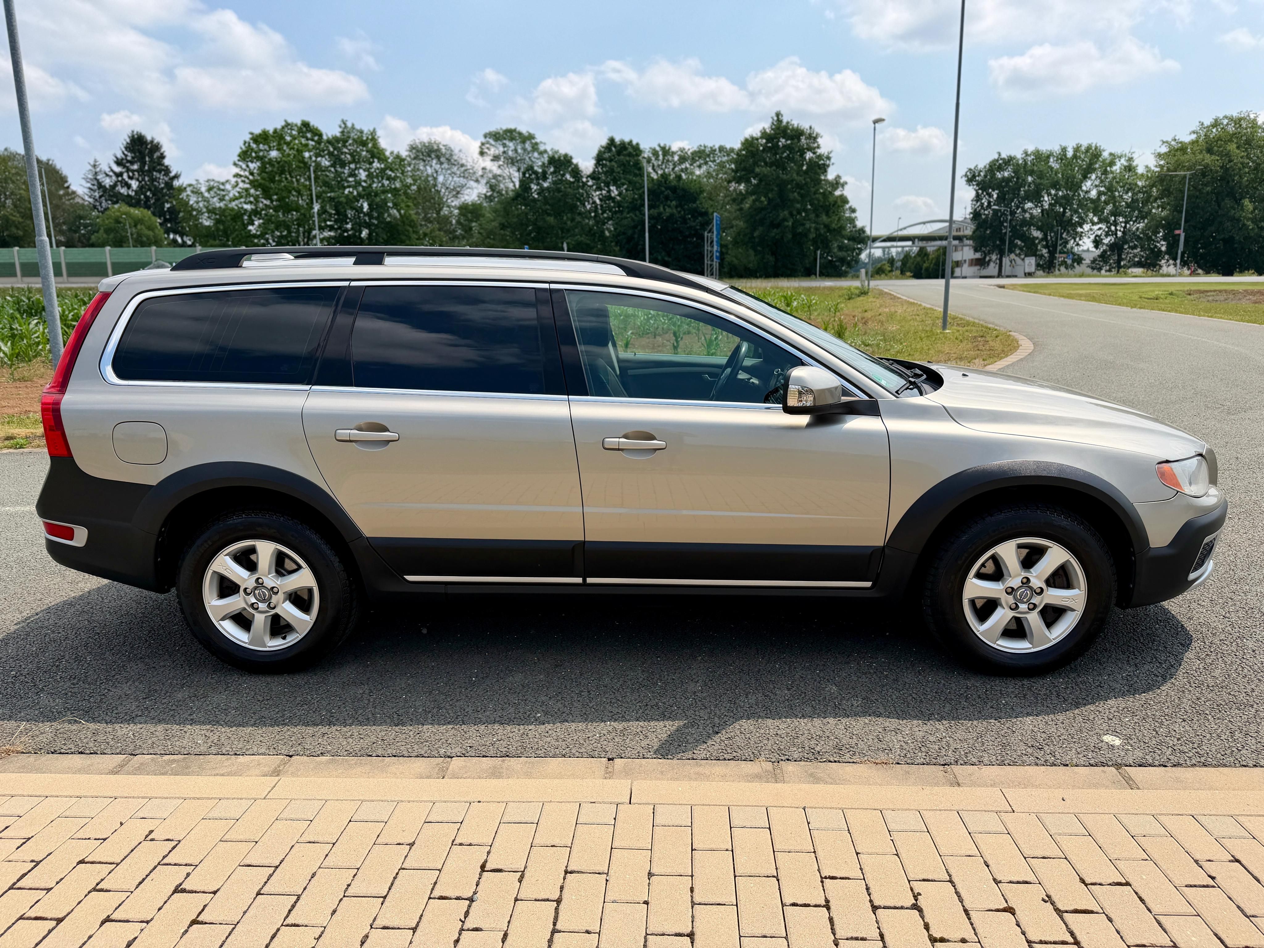 Volvo XC70, 2.4 D4 4X4 MANUAL SERVISKA - fotka 6