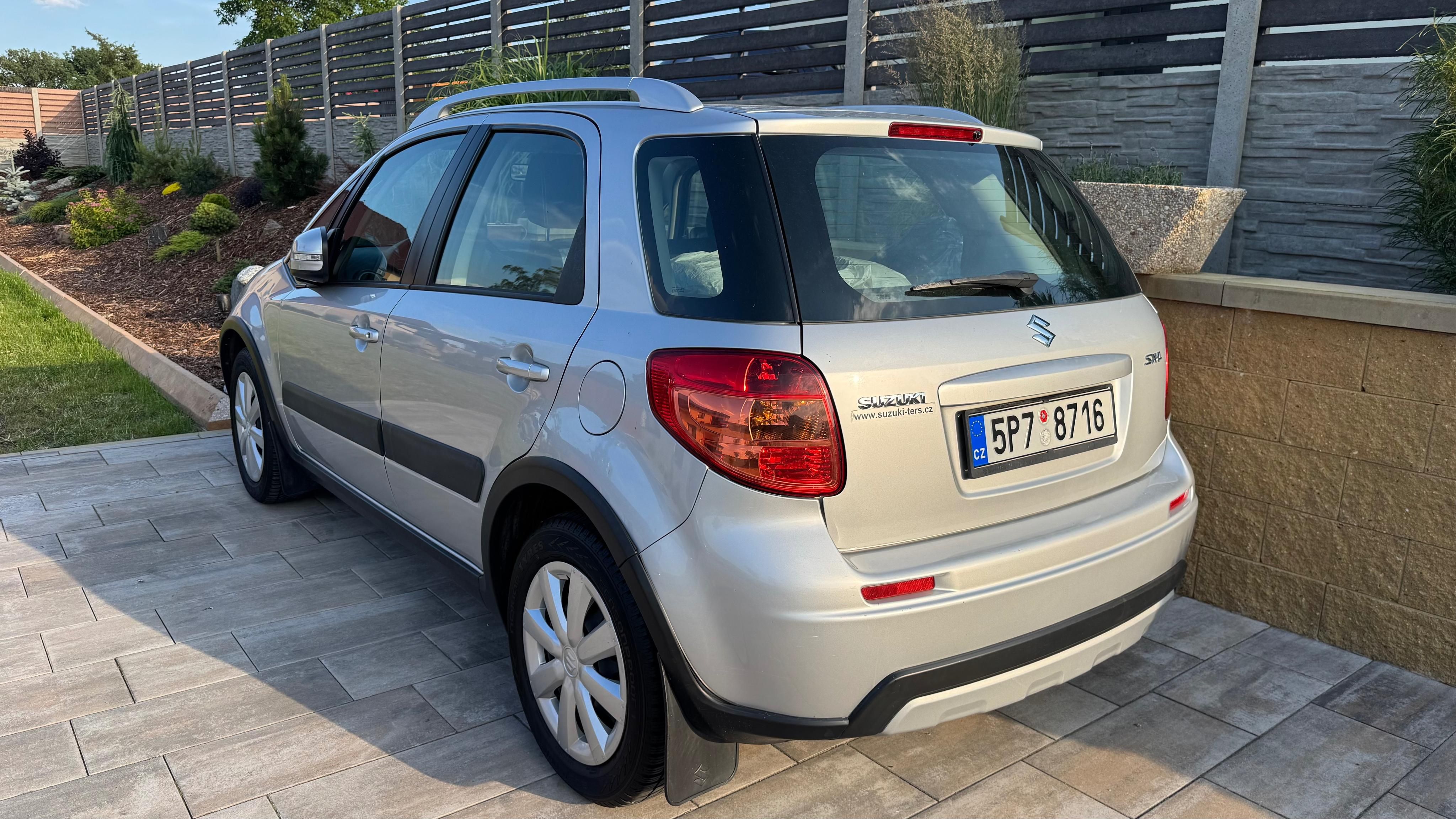 Suzuki SX4, SUZUKI SX4,1.6, 88KW - fotka 2