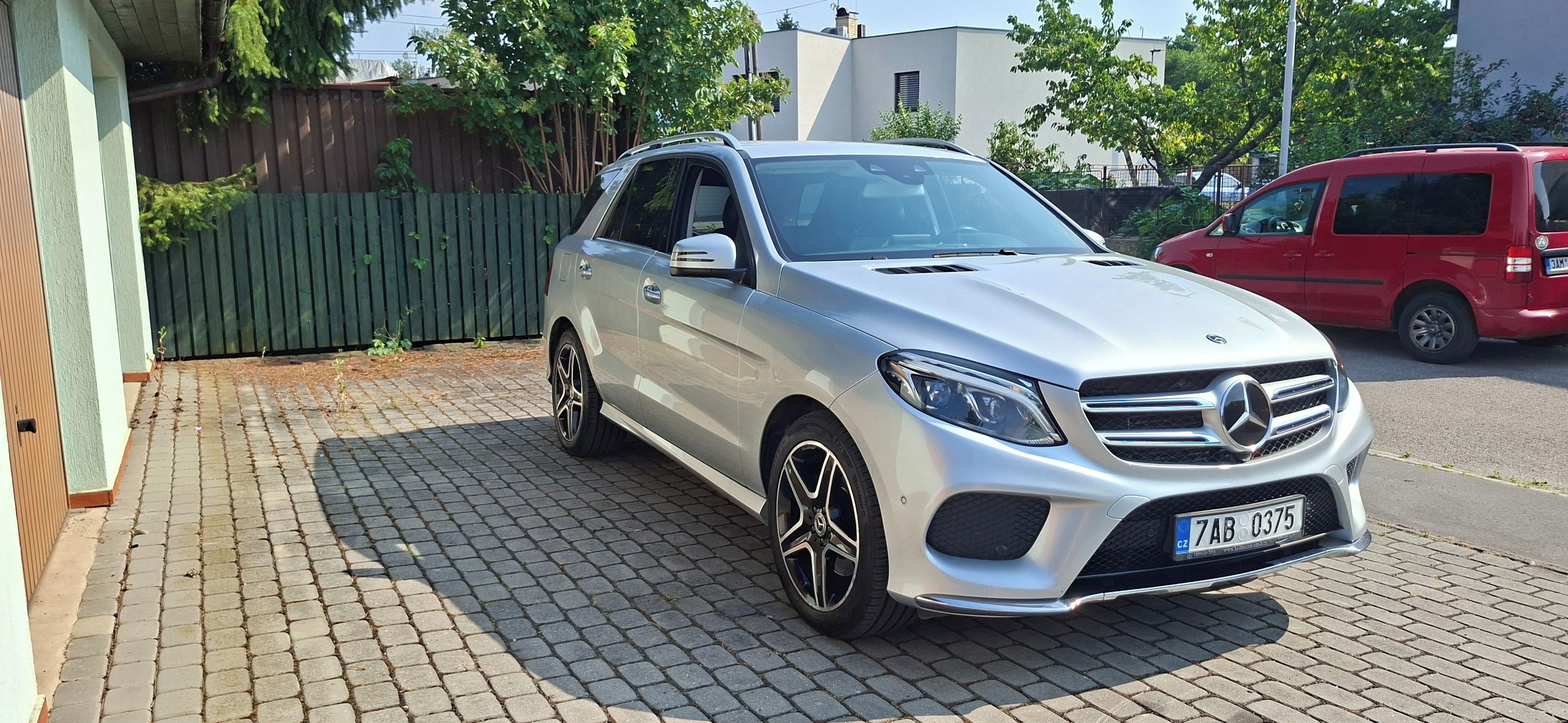 Mercedes-Benz GLE, 350d Amg paket ČR-1.m - fotka 3
