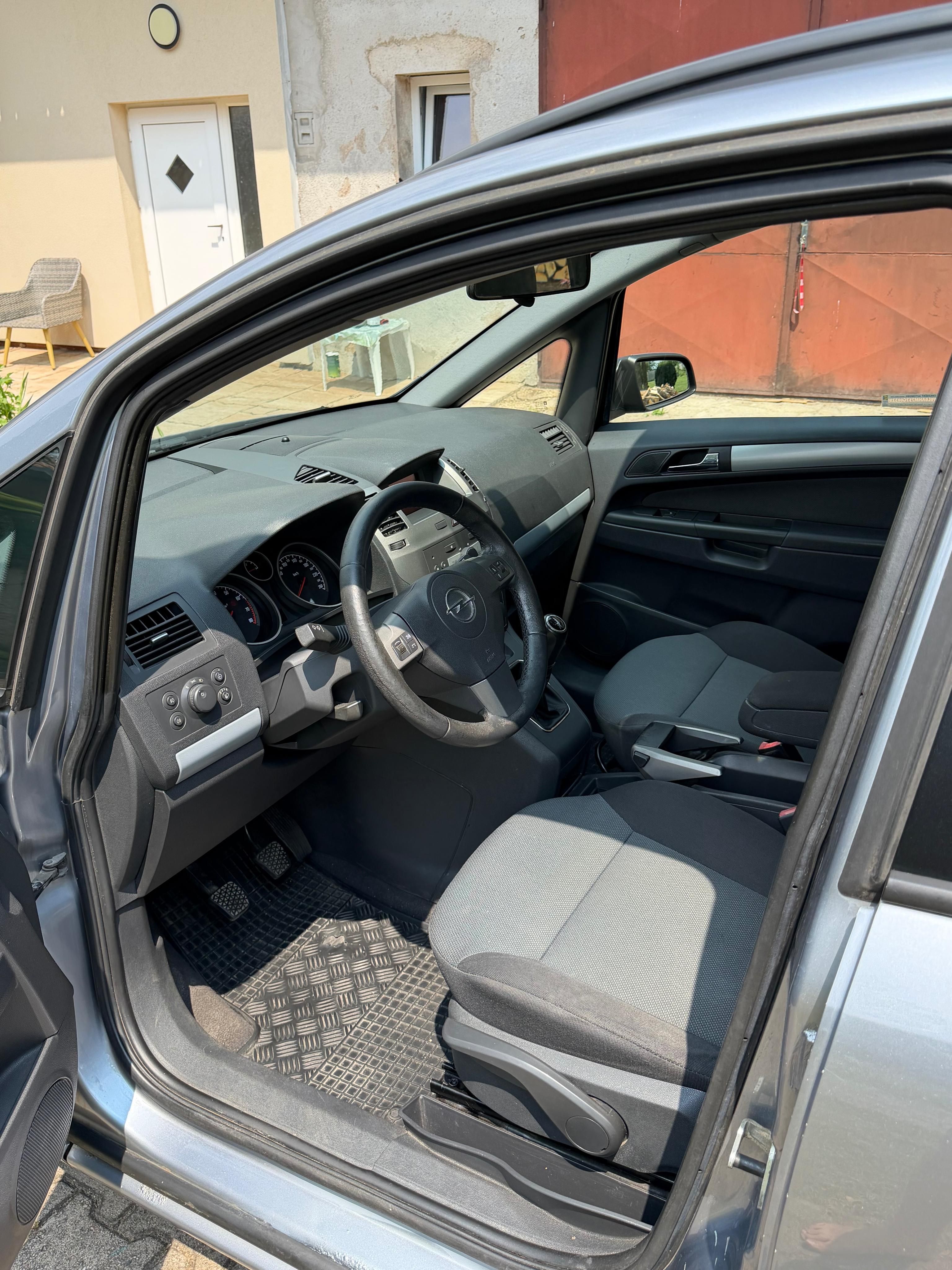 Opel Zafira - fotka 5