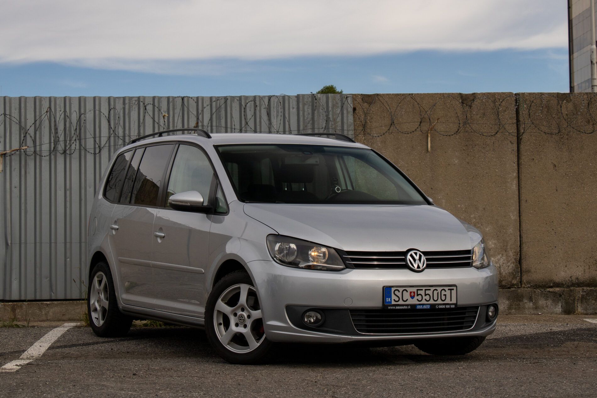 Volkswagen Touran - fotka 4