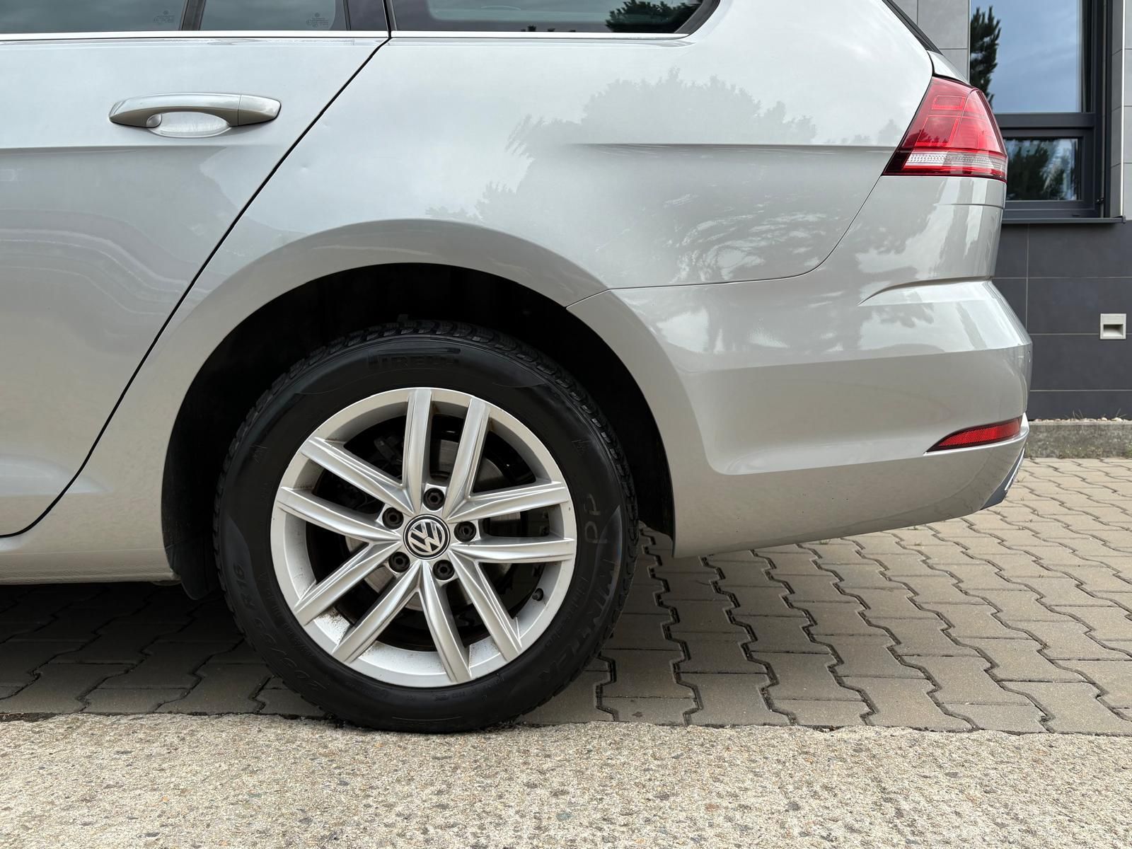 Volkswagen Golf Variant, 1.4TGI 81 kW Highline ČR,1.MAJ - fotka 5