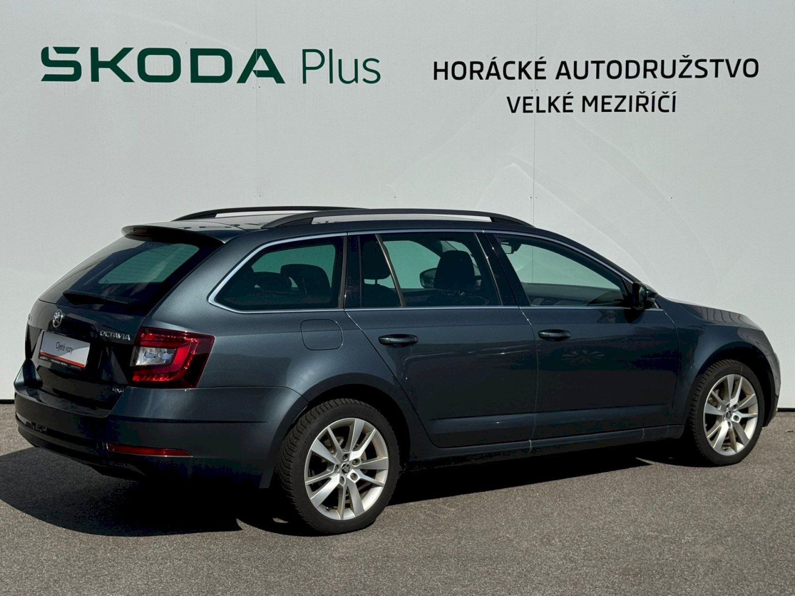 Škoda Octavia, combi Style Plus 2,0 TDI 110 k - fotka 2