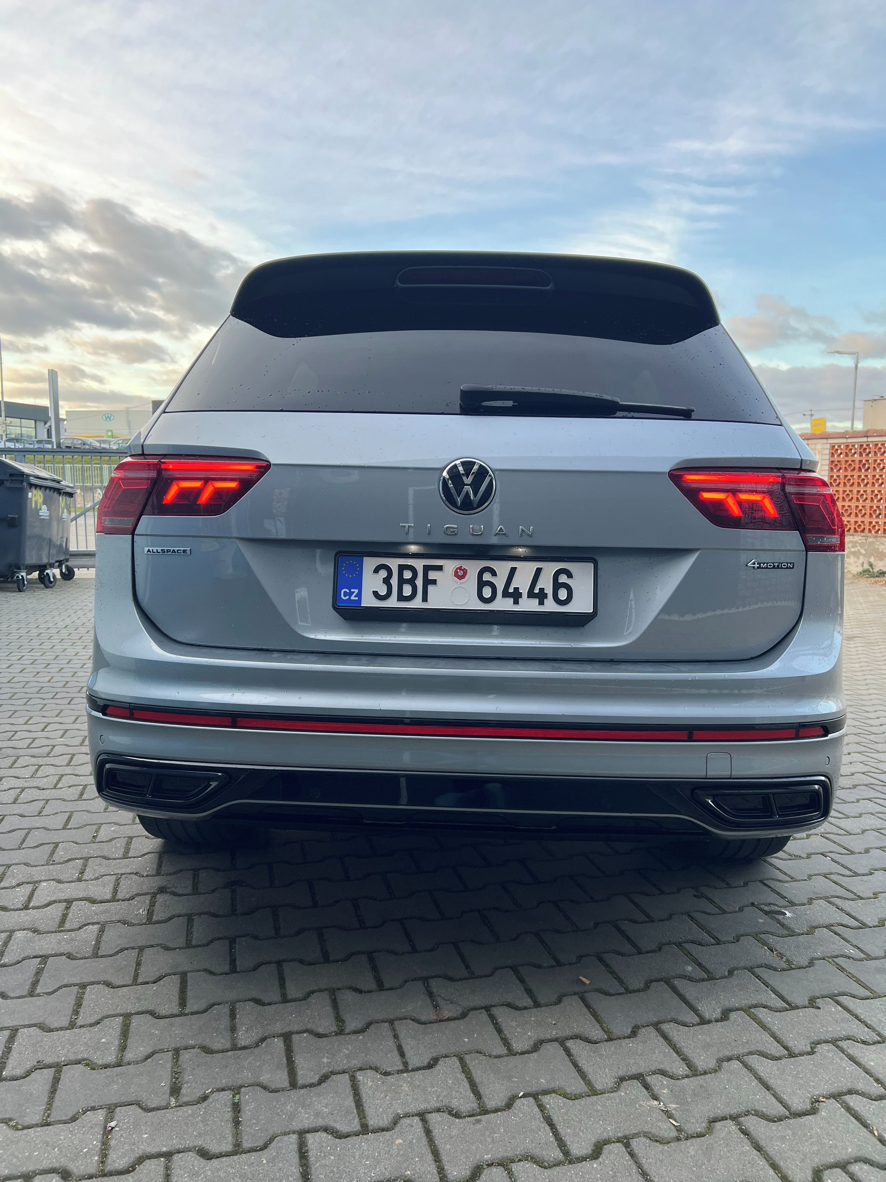 Volkswagen Tiguan, VW TIGUAN 7MÍST,R-LINE,147KW - fotka 5