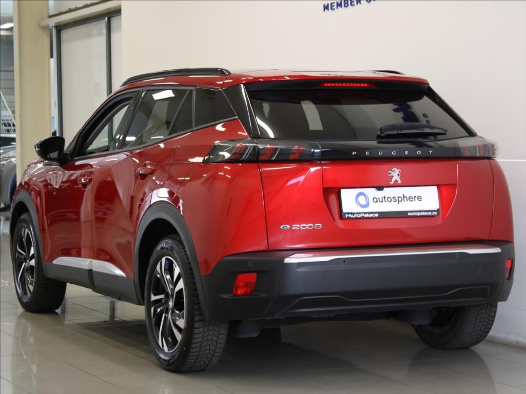 Peugeot 2008, 100kW e-Allure 1.maj.ČR - fotka 3