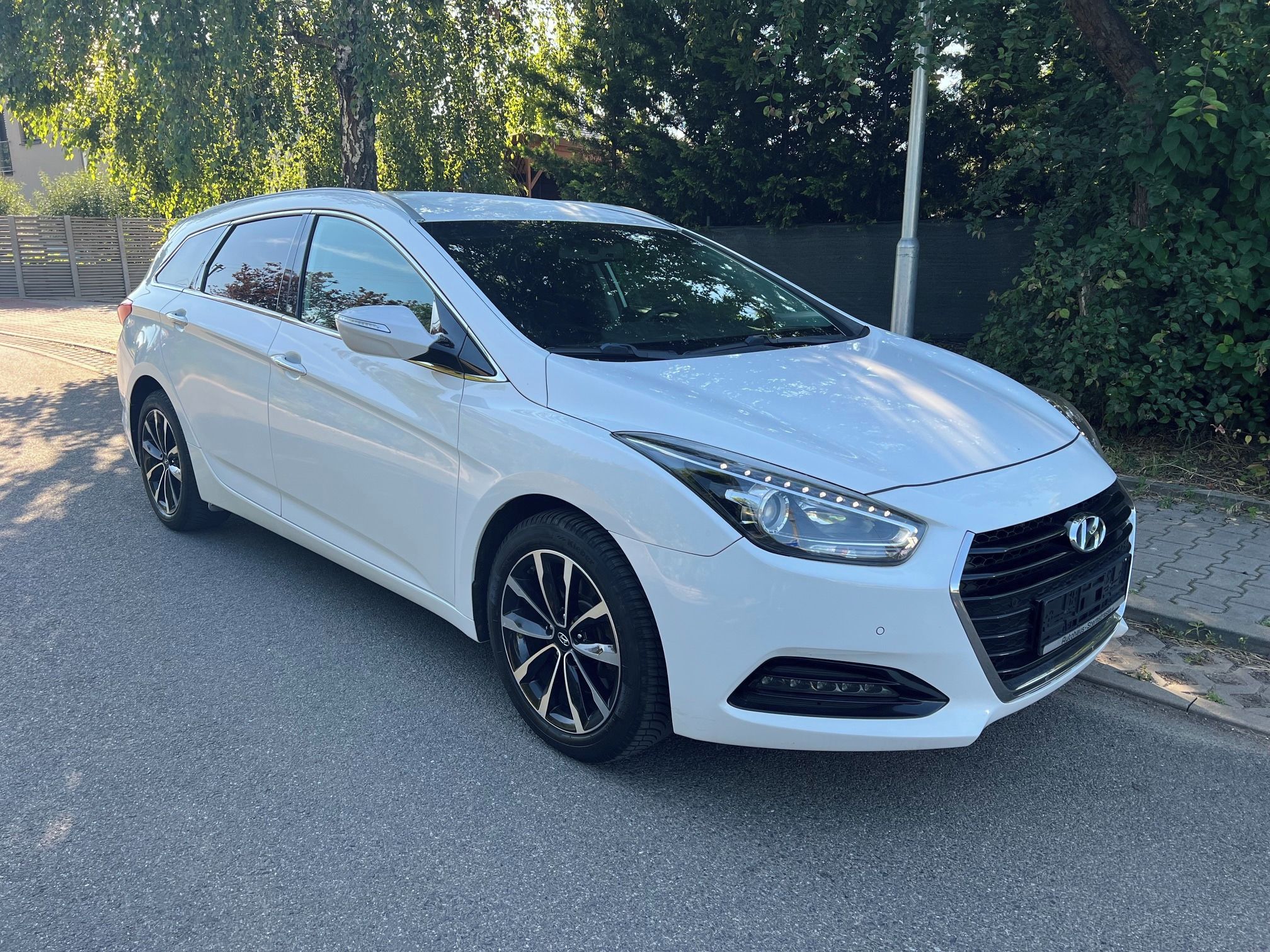 Hyundai i40, 1,7 Automat  Model 2018 Pěkný