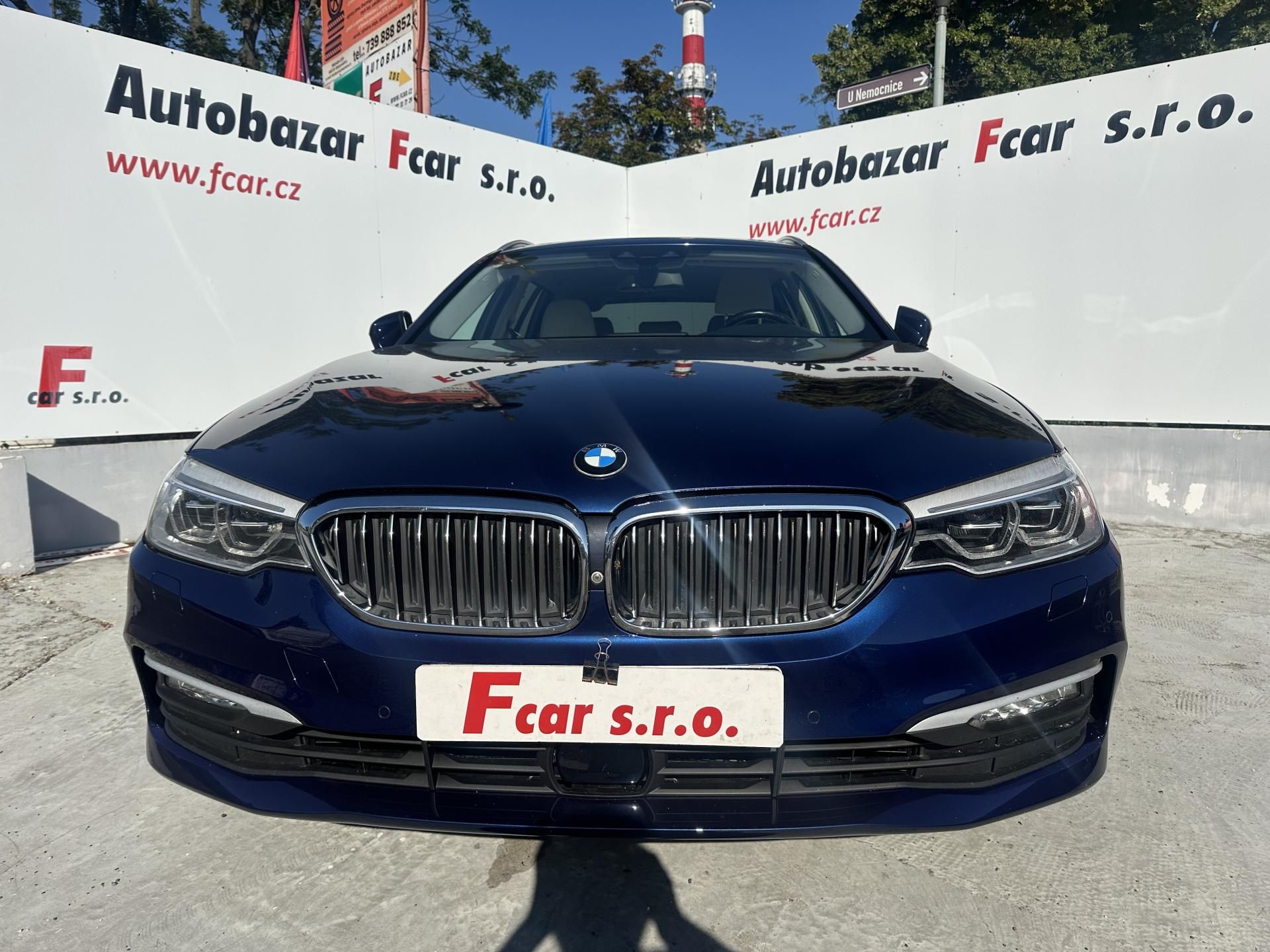 BMW Řada 5, 530d xDRIVE LUXURY - fotka 2