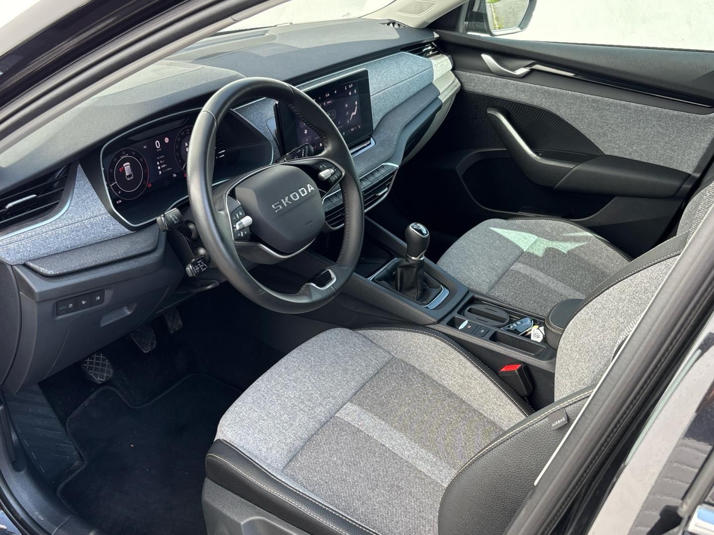 Škoda Octavia, 1.5 TSI / 110 kW Top Selection - fotka 6