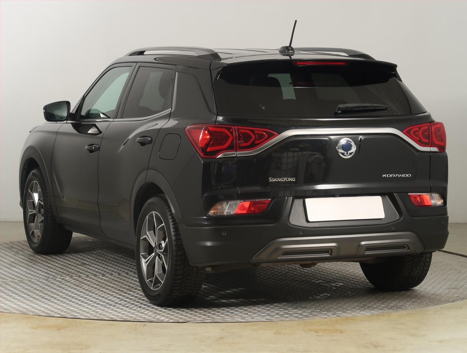 SsangYong Korando, 1.5 T-GDI, Style, ČR,1.maj - fotka 4