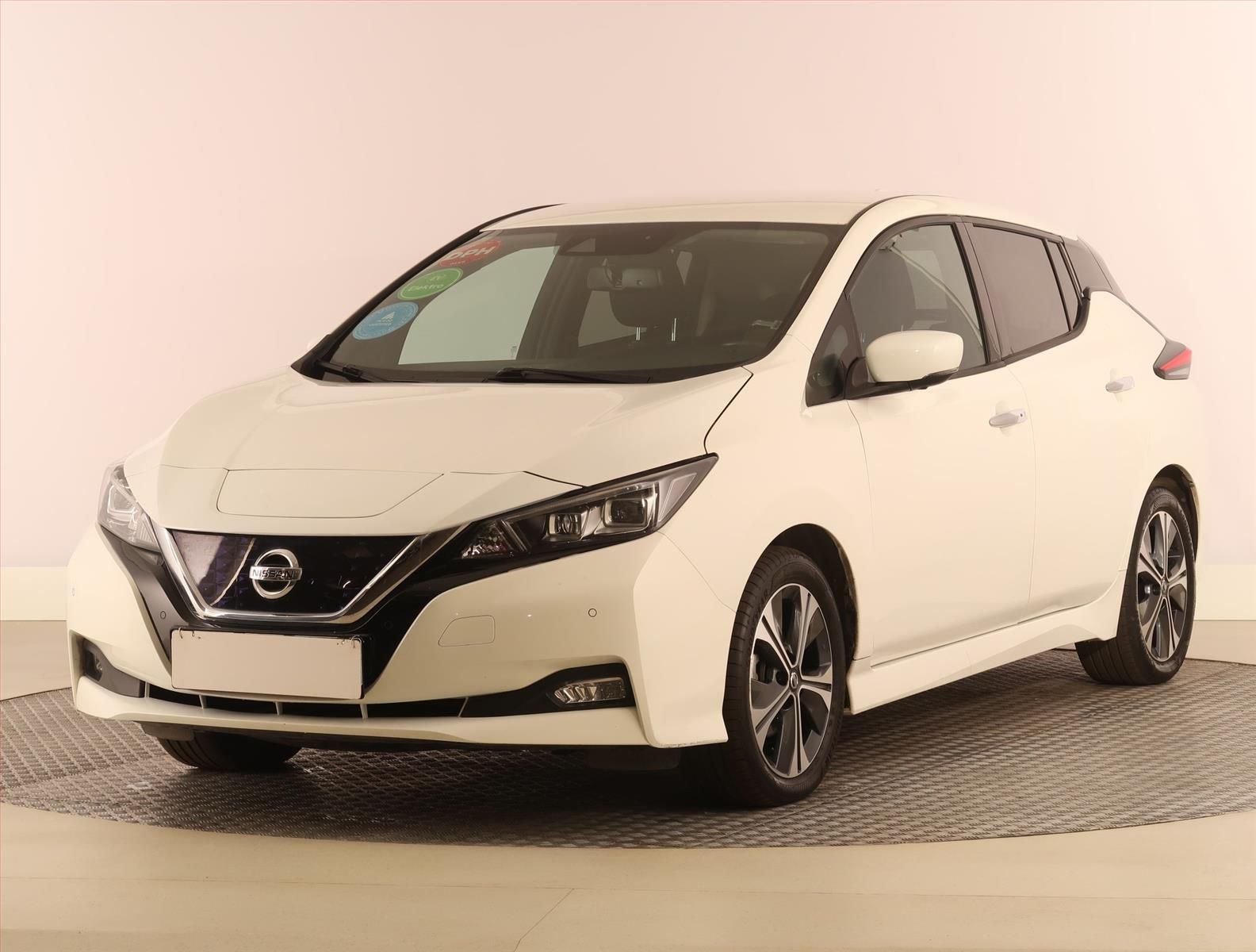 Nissan LEAF, 40 kWh, SoH 91%, Automat - fotka 2
