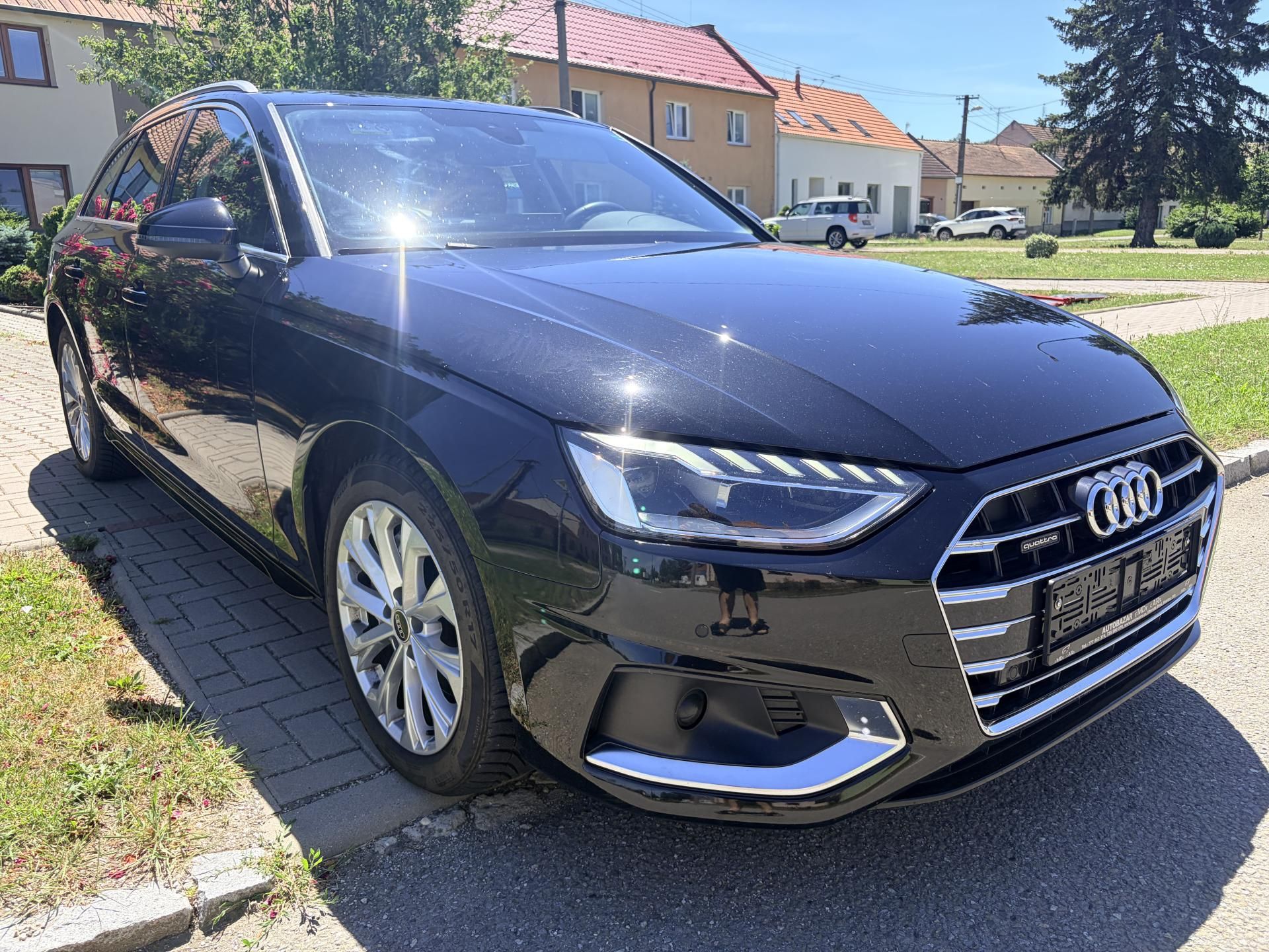 Audi A4 Avant, 2.0TDI DSG QUATTRO LED - fotka 2