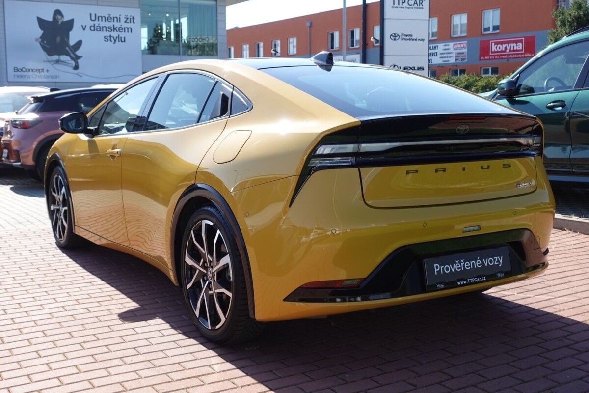 Toyota Prius, 2.0 PHEV Executive sada komple - fotka 6