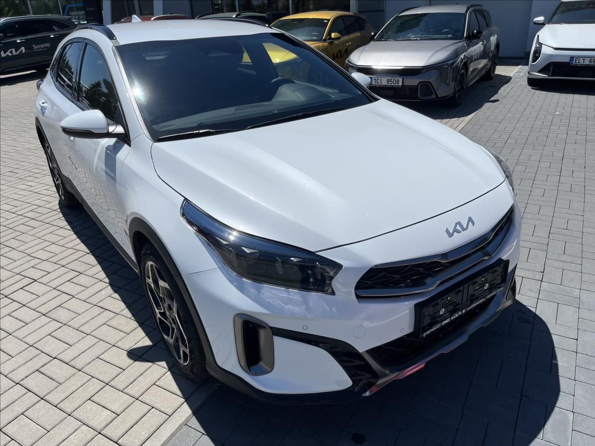 Kia XCee´d, 1,6 T-GDI 132 KW  GT-LINE - fotka 2