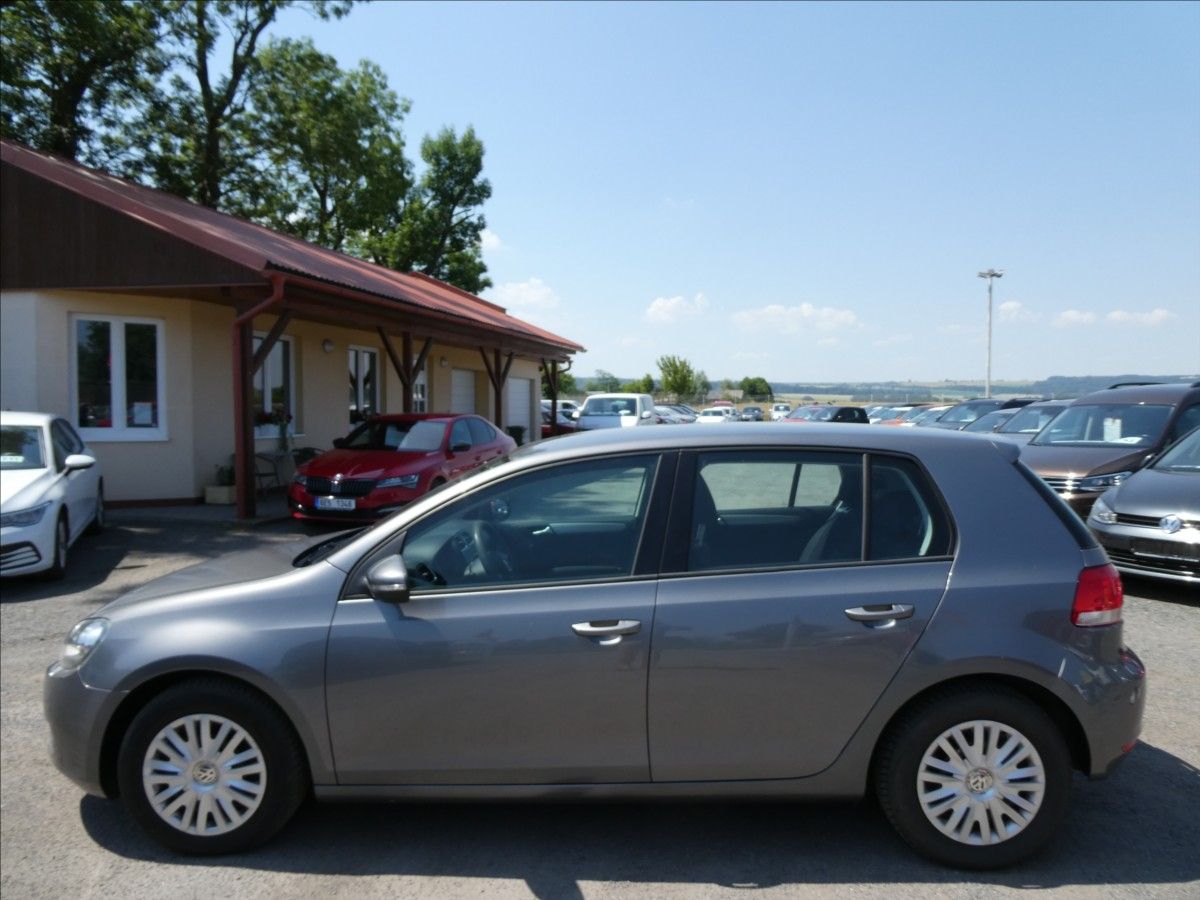 Volkswagen Golf, 1,6 MPi 75kW DSG klima - fotka 6