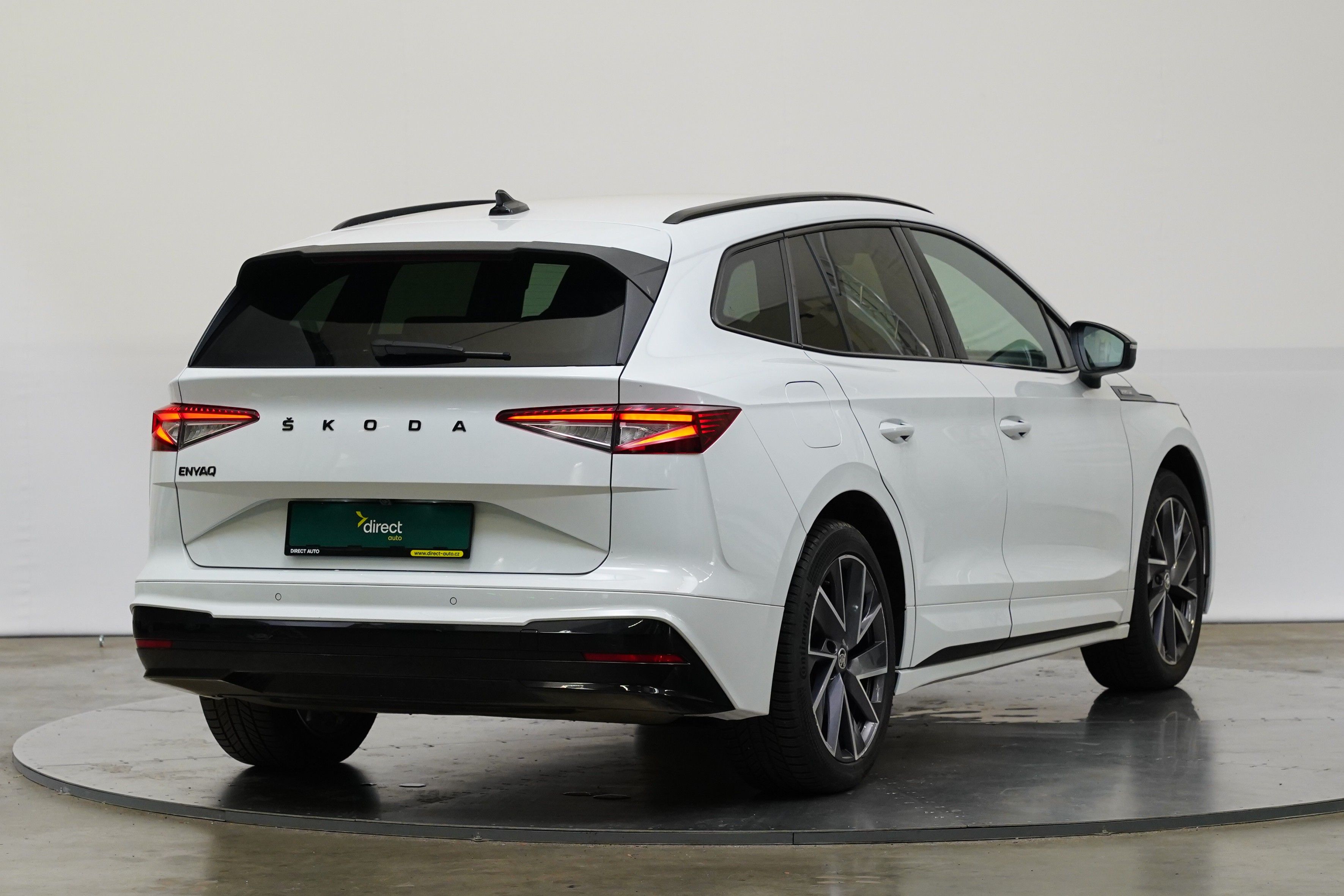 Škoda Enyaq iV, 77 kWh 195 kW Sportline - fotka 2