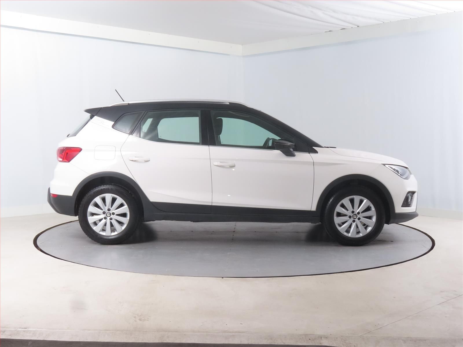 Seat Arona, 1.0 TSI, Xperience, ČR,1.maj - fotka 6