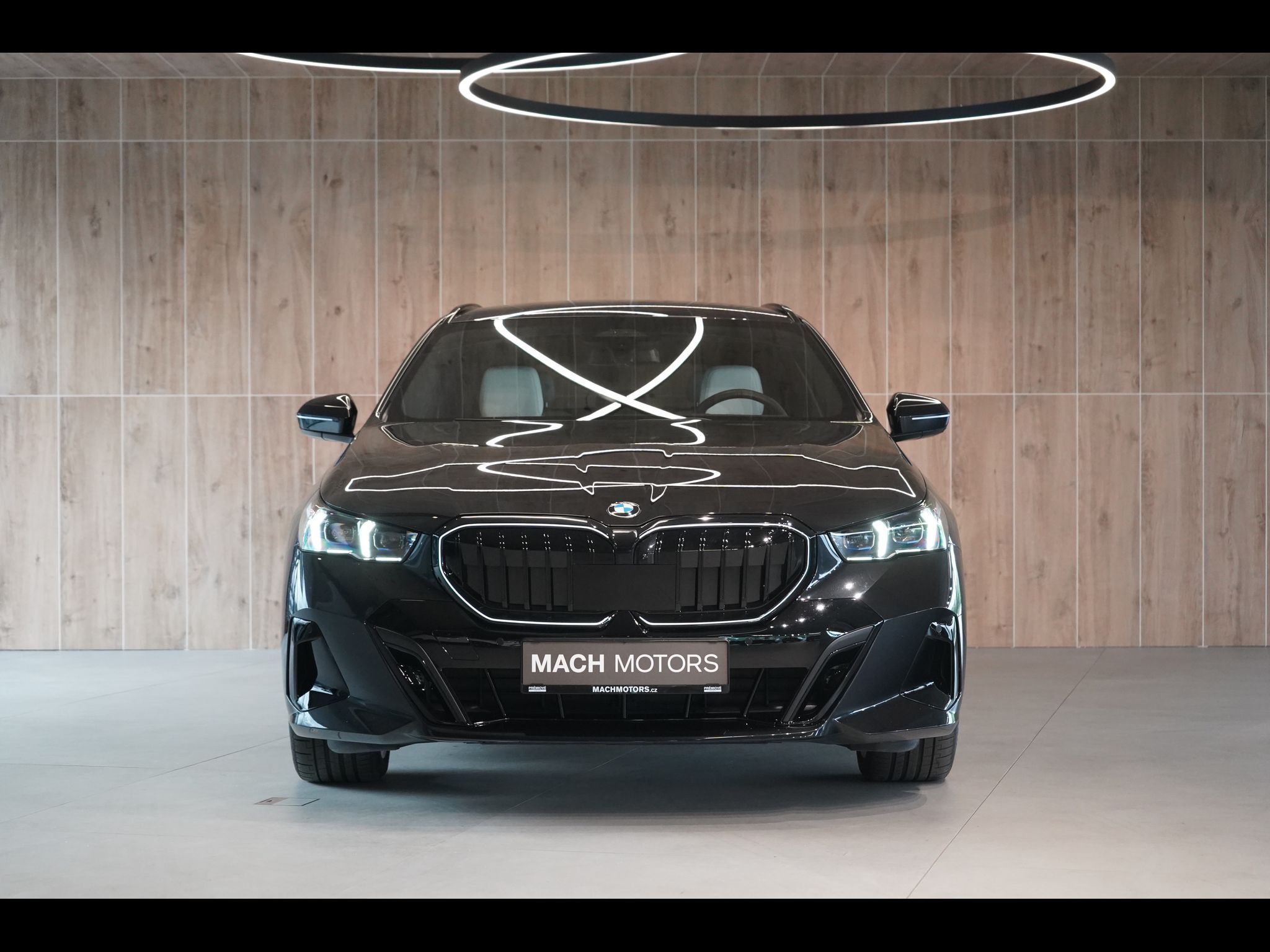 BMW Řada 5, 540d xDrive, Bowers, Tažné - fotka 3