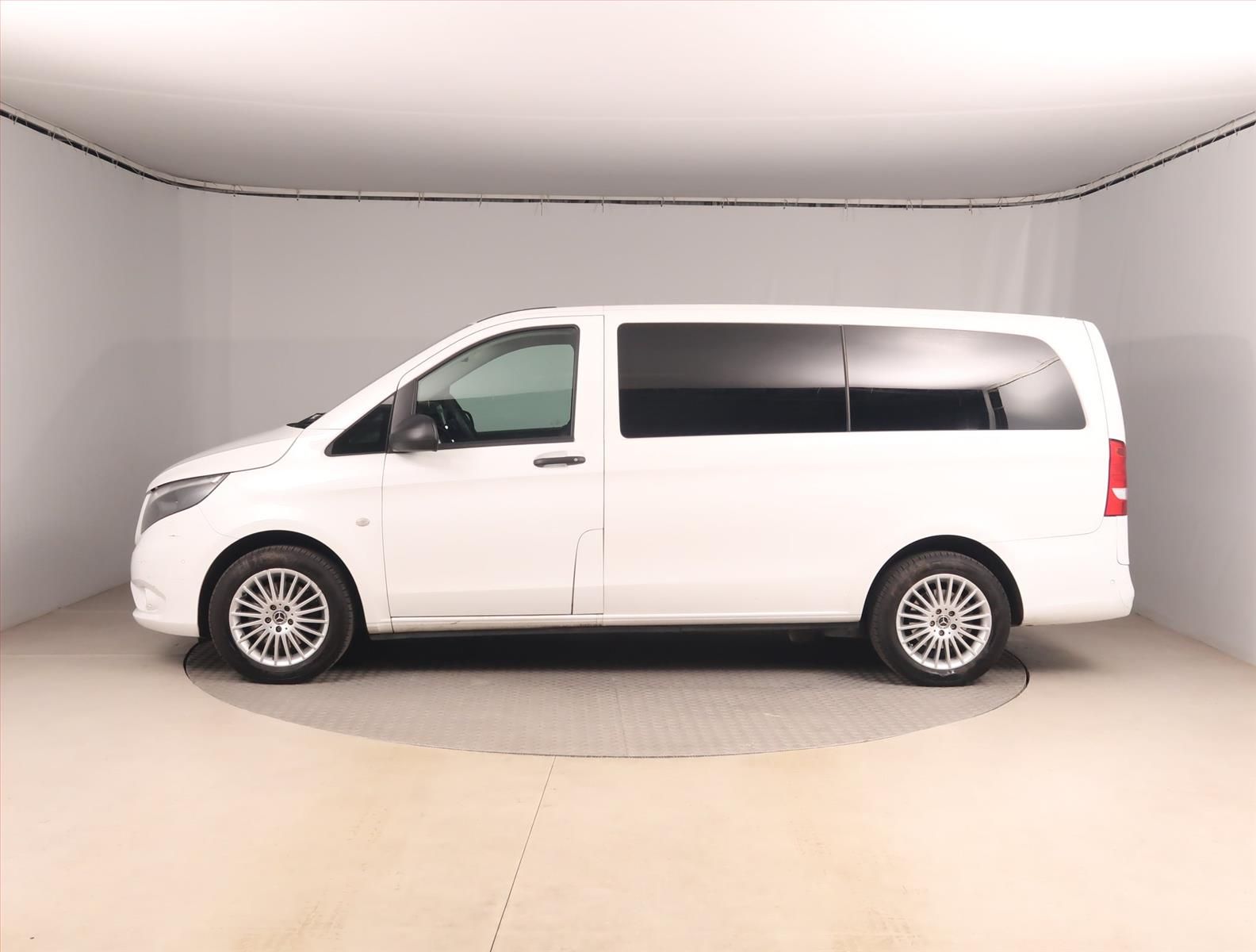 Mercedes-Benz Vito, 114 CDI, Tourer/L, 9 míst - fotka 3