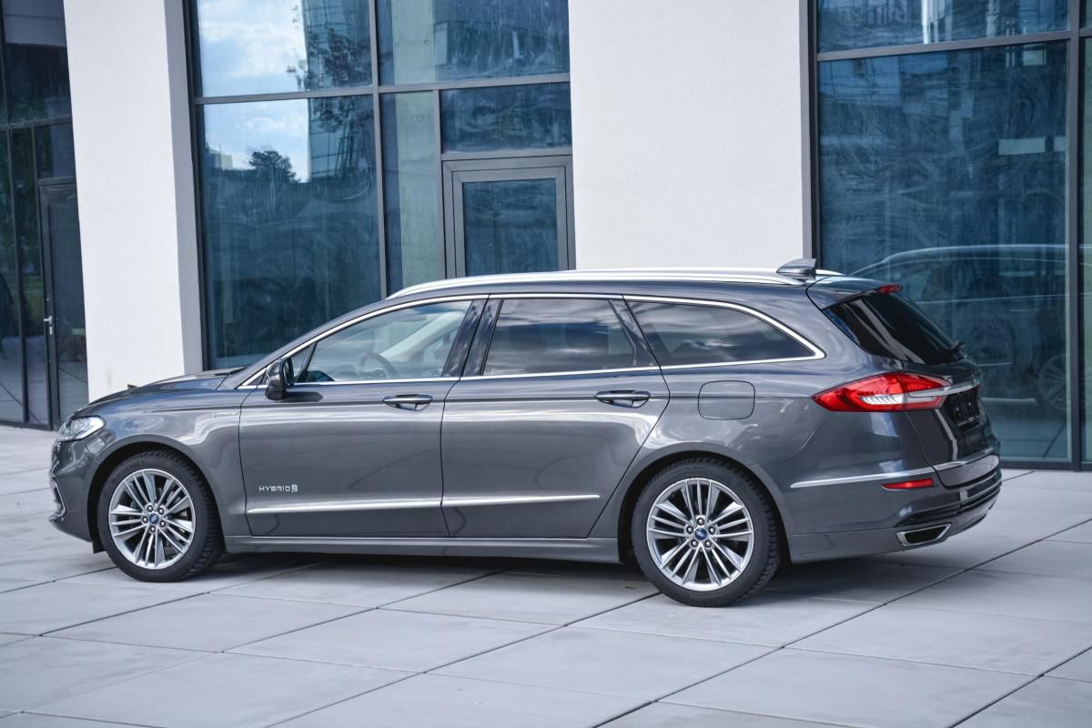 Ford Mondeo, 2.0 187ps Hybrid ecvT VIGNALE - fotka 3