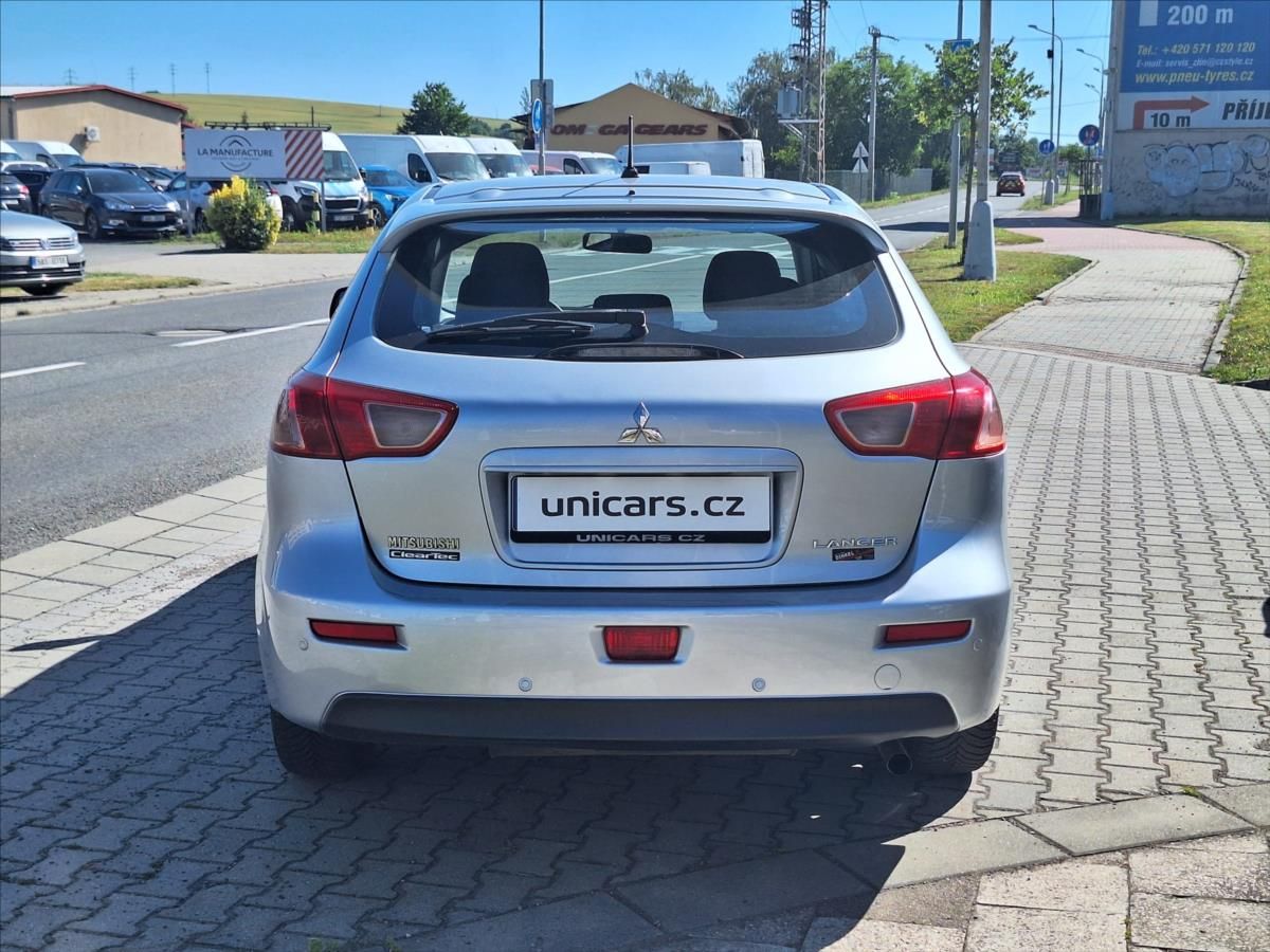Mitsubishi Lancer, 1,6   poctivý komplet servis - fotka 5