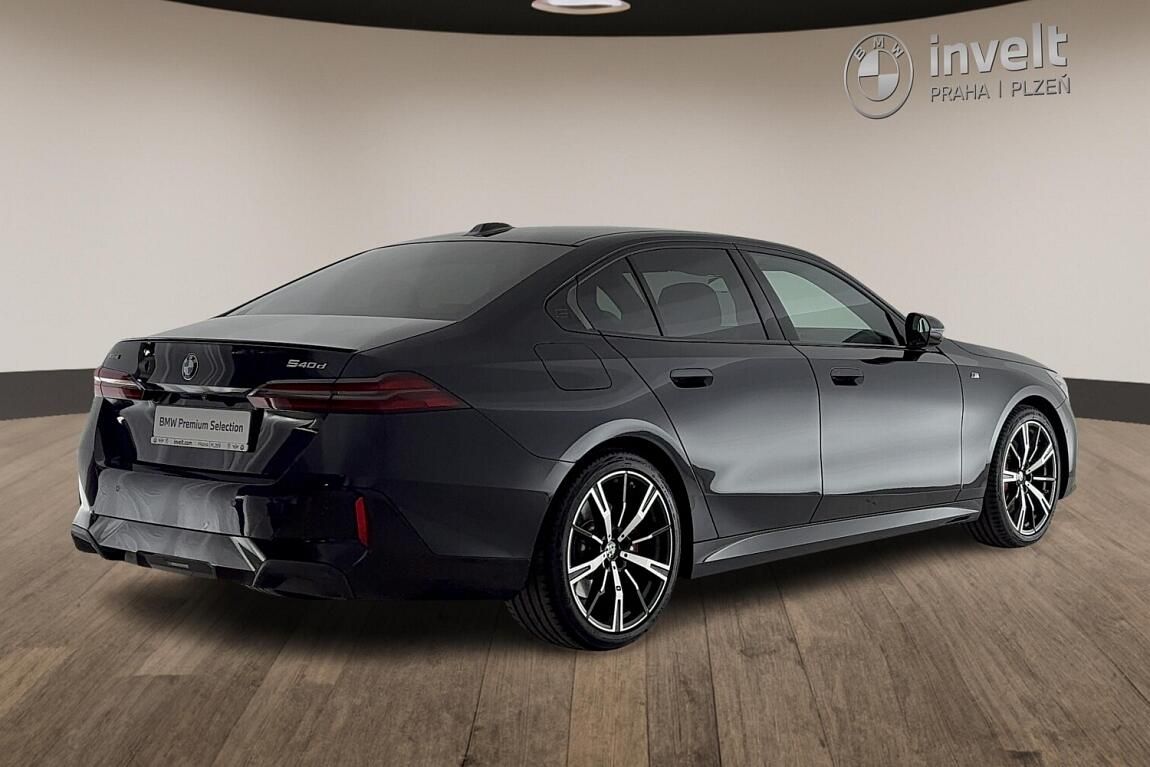 BMW Řada 5, 540d xDrive Sedan - fotka 3