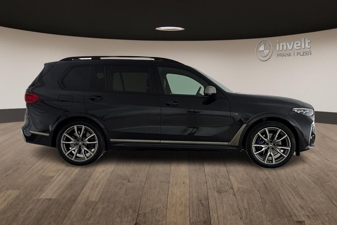 BMW X7, M50i - fotka 2
