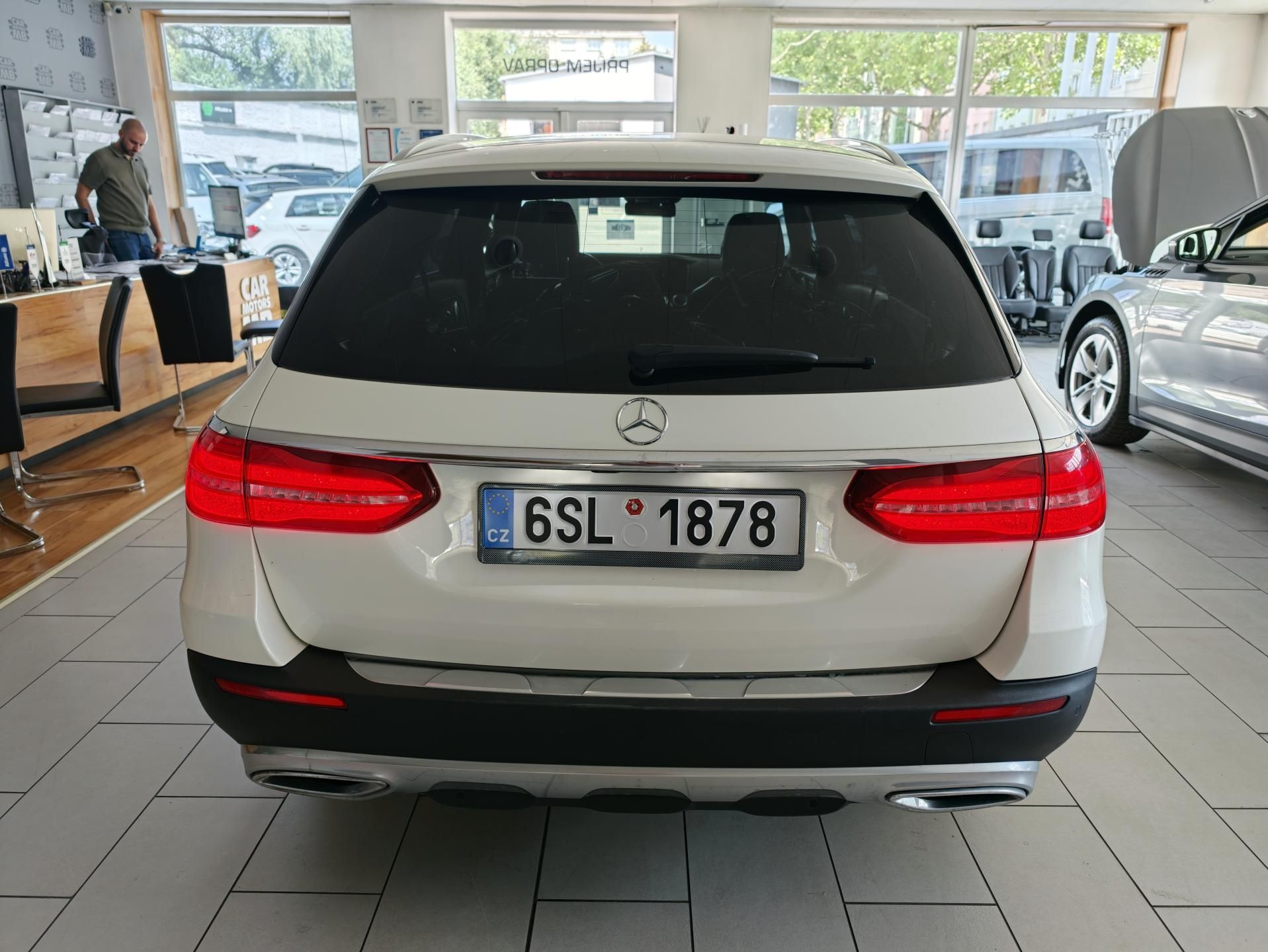 Mercedes-Benz Třídy E, E220CDI All-terrain TOP VÝBAVA - fotka 6